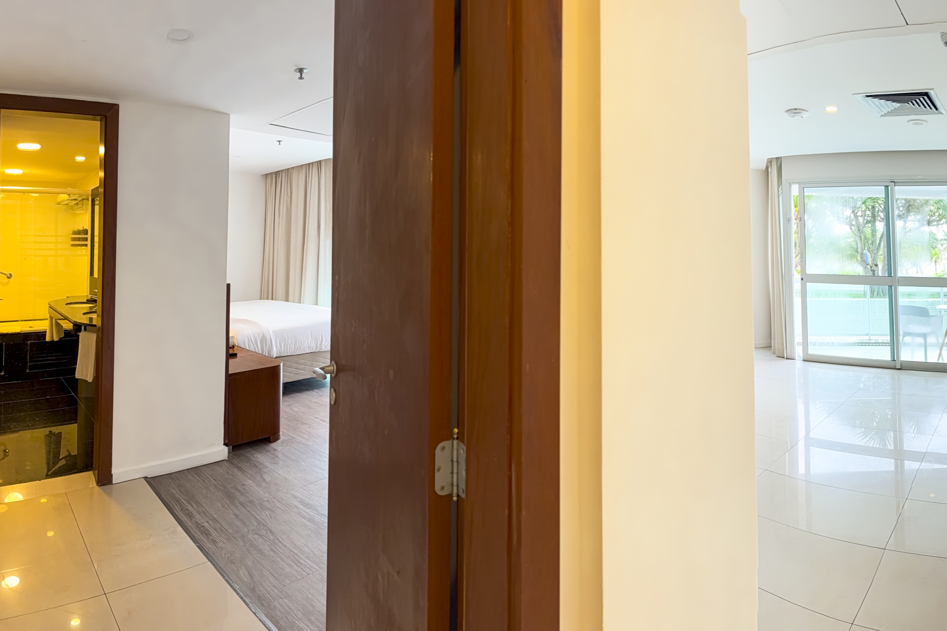 Guest room at the Wyndham Rio Barra in Rio de Janeiro, Other than US/Canada