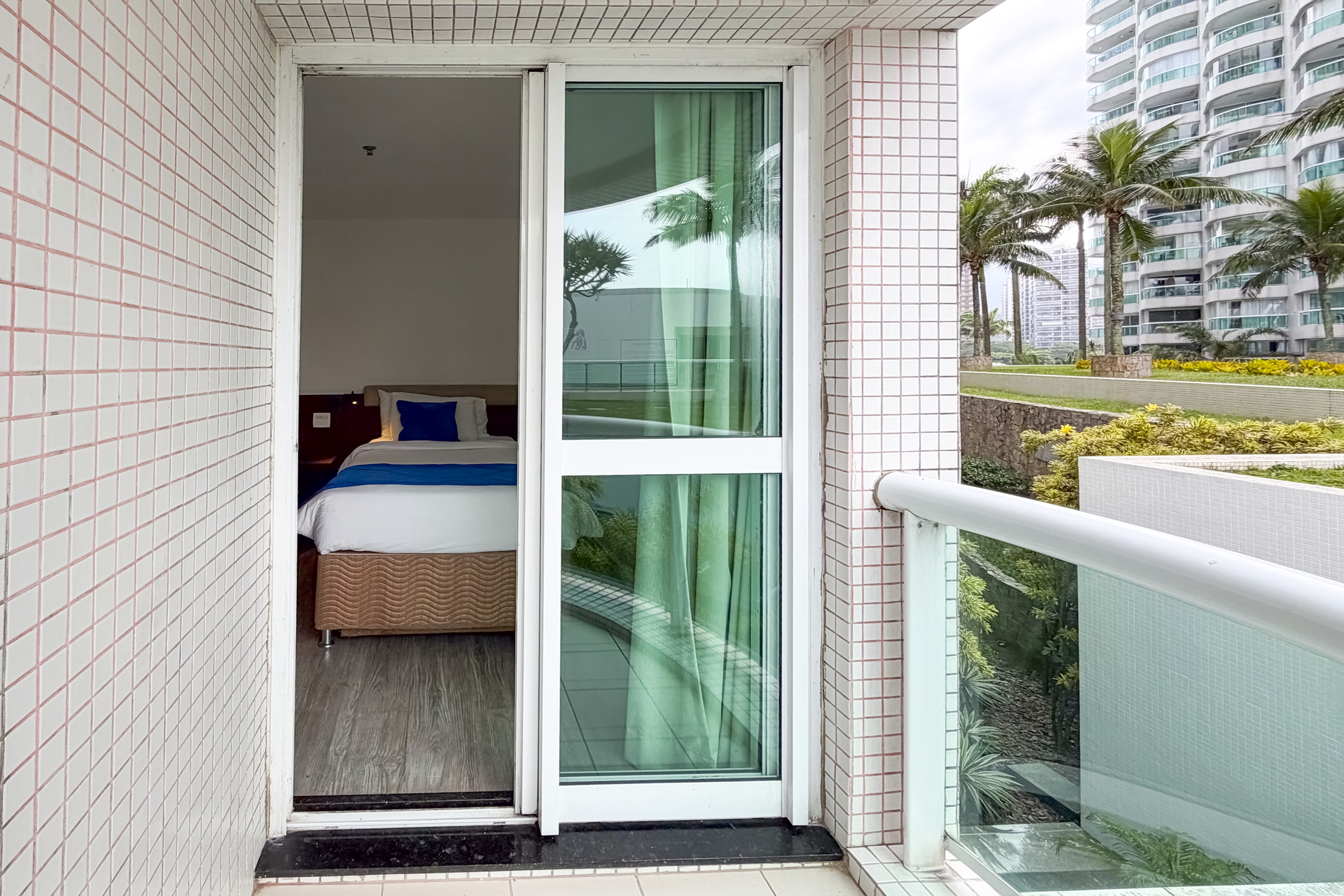 Guest room at the Wyndham Rio Barra in Rio de Janeiro, Other than US/Canada