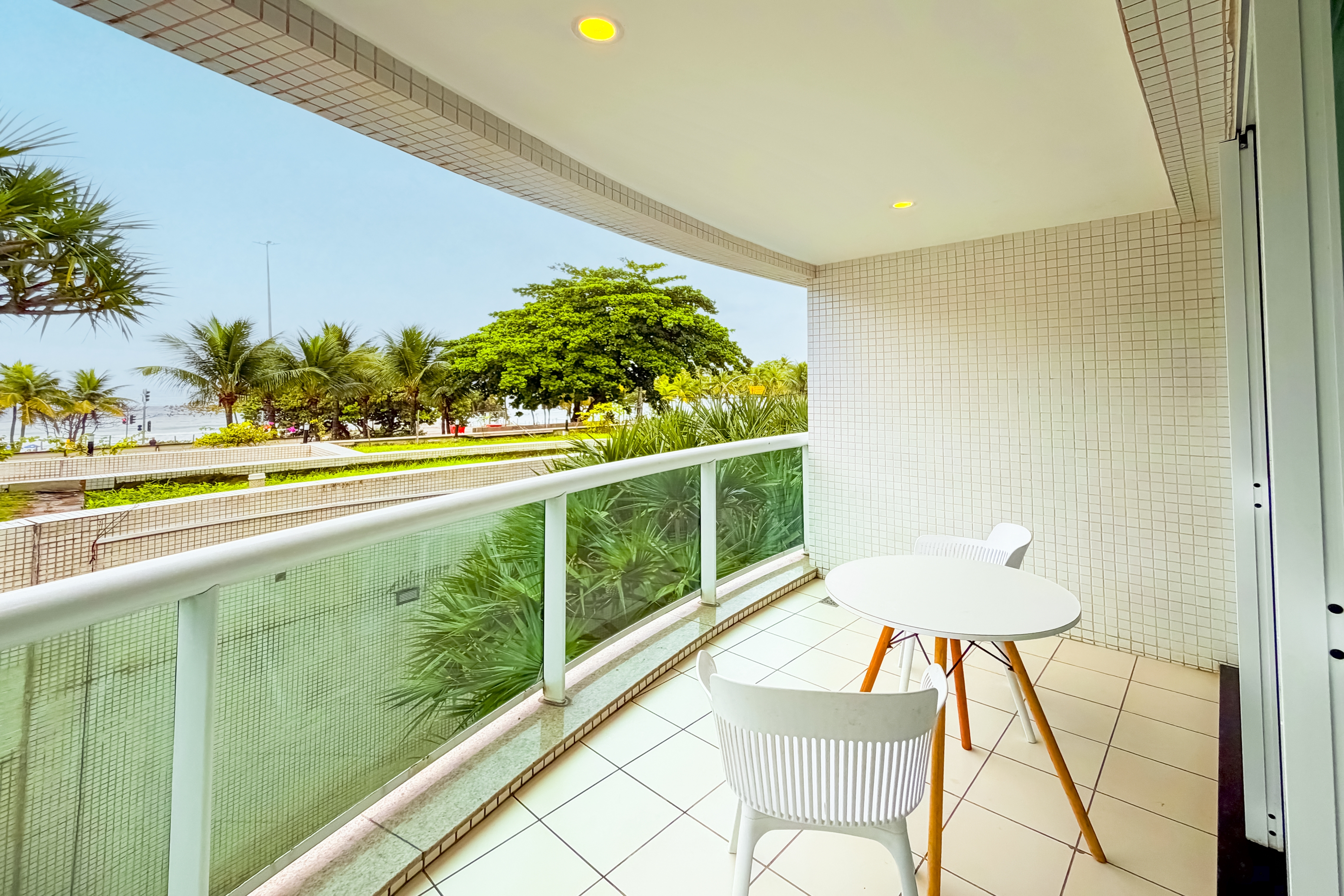 Guest room at the Wyndham Rio Barra in Rio de Janeiro, Other than US/Canada