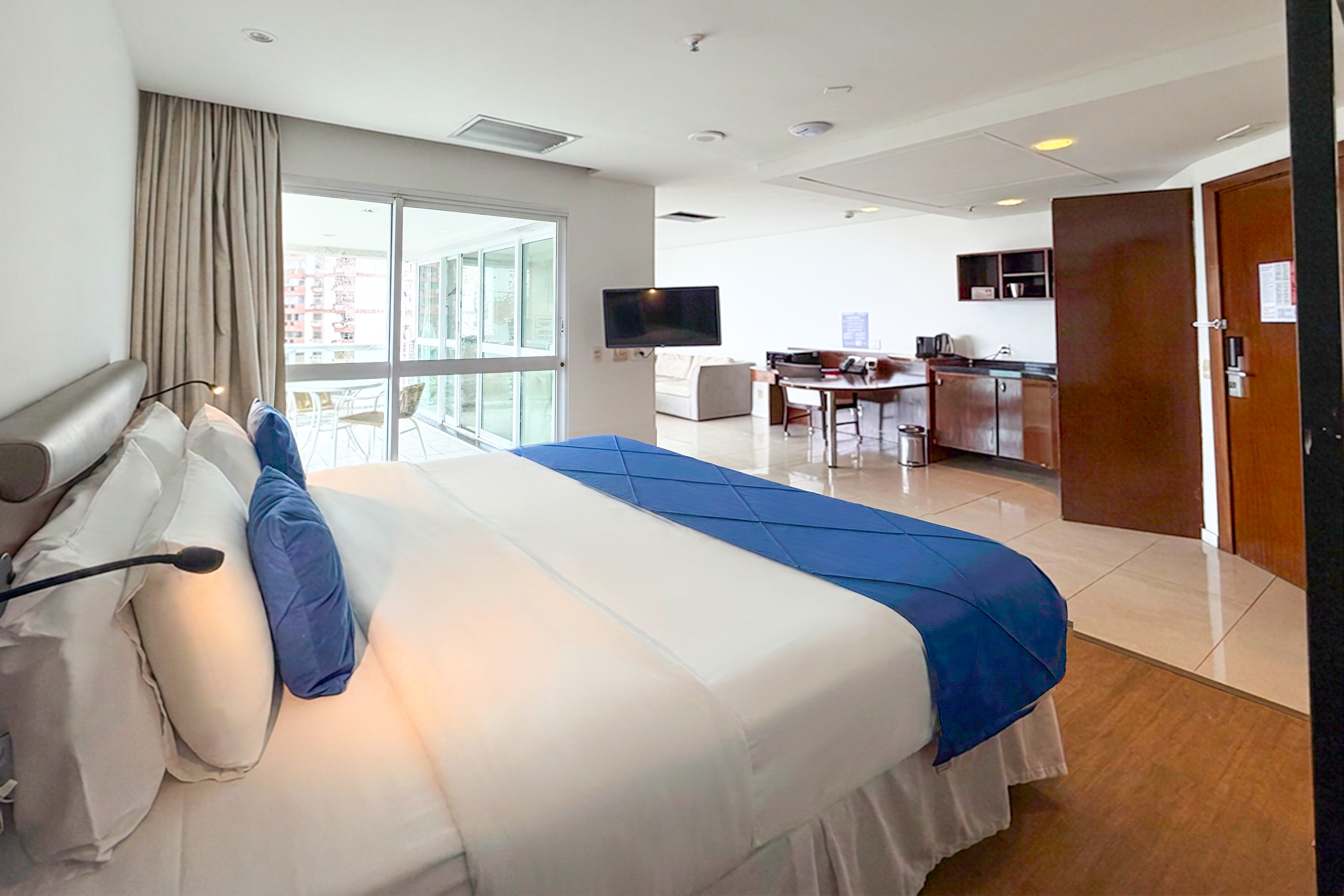 Guest room at the Wyndham Rio Barra in Rio de Janeiro, Other than US/Canada