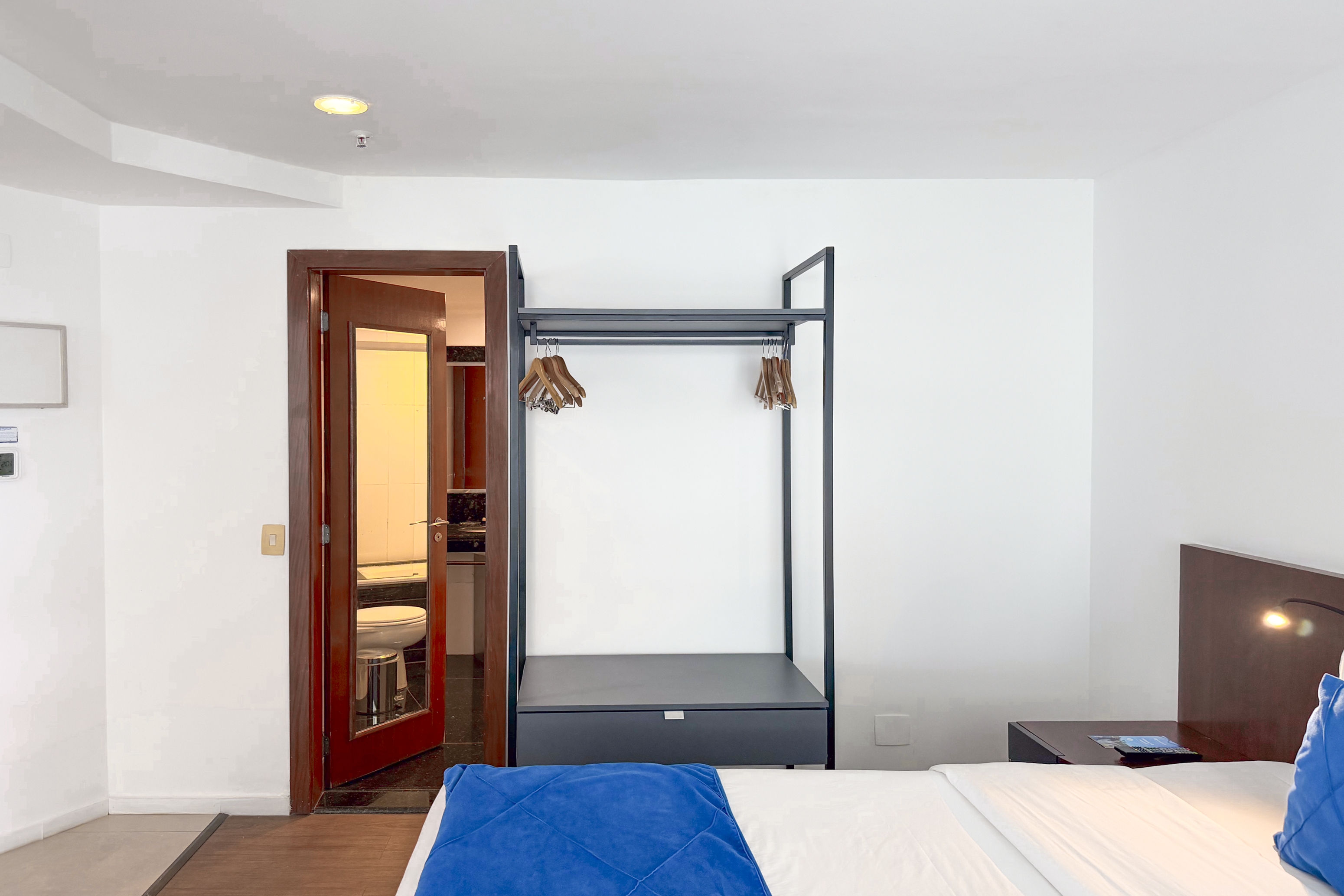 Guest room at the Wyndham Rio Barra in Rio de Janeiro, Other than US/Canada