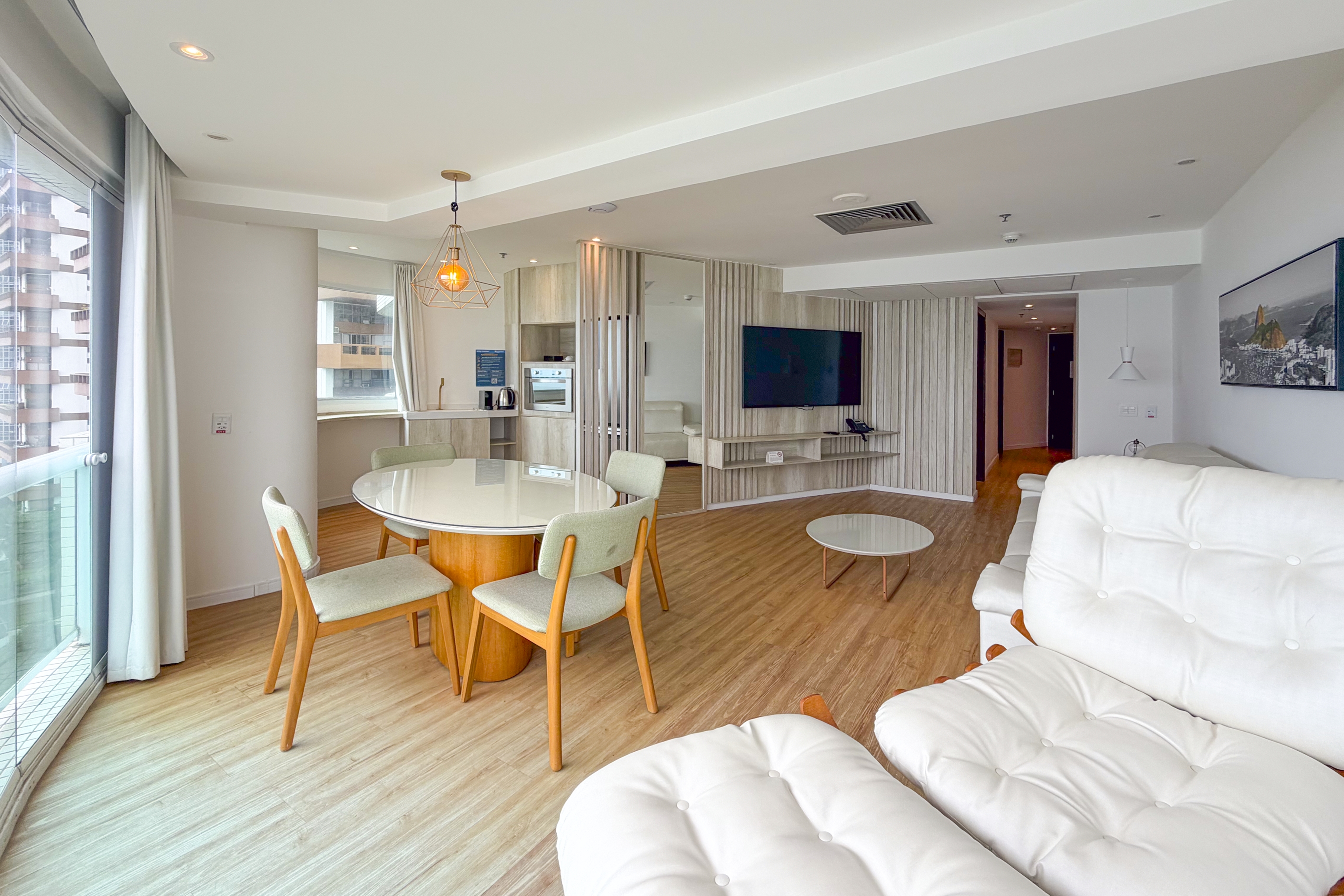 Guest room at the Wyndham Rio Barra in Rio de Janeiro, Other than US/Canada