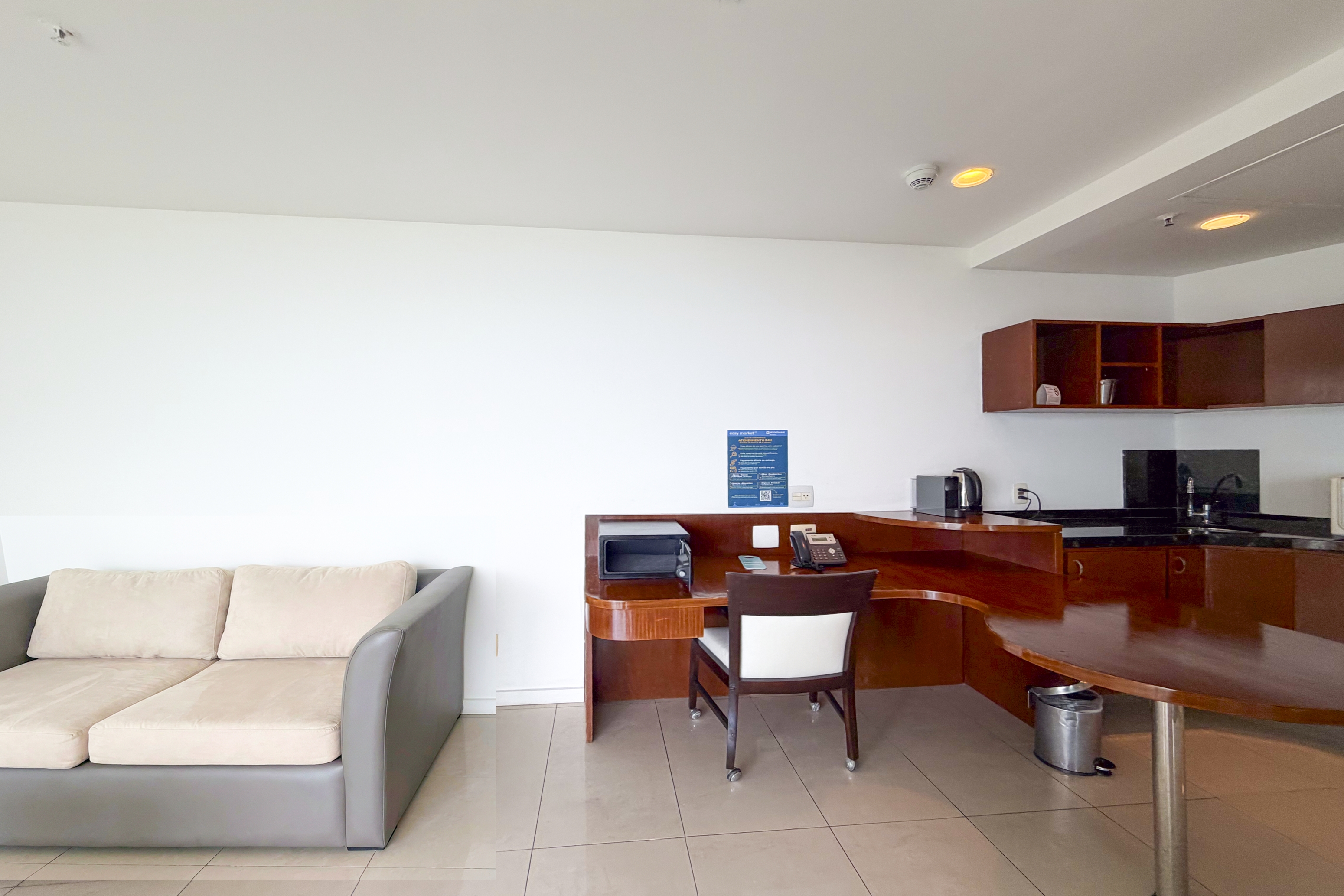 Guest room at the Wyndham Rio Barra in Rio de Janeiro, Other than US/Canada