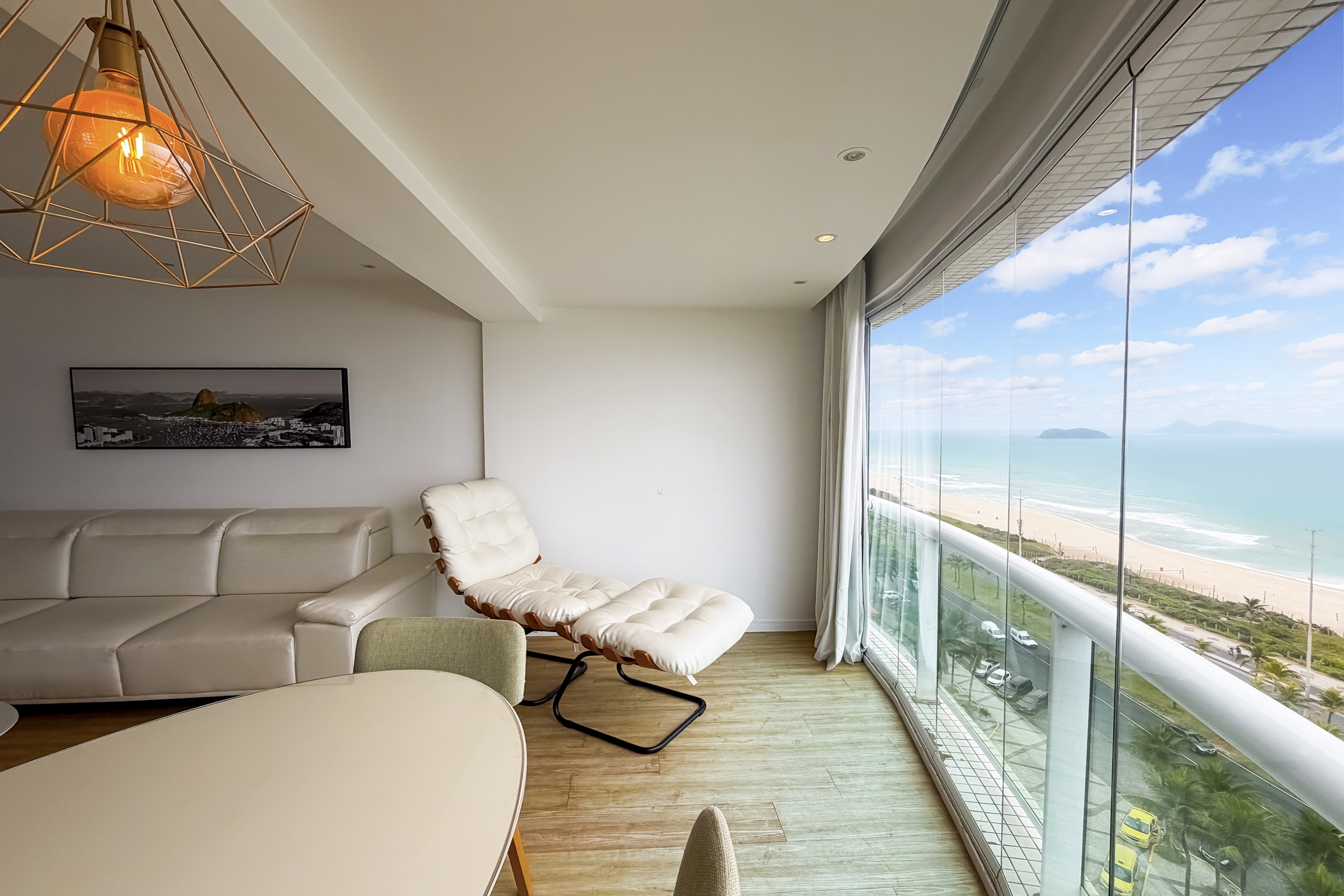 Guest room at the Wyndham Rio Barra in Rio de Janeiro, Other than US/Canada