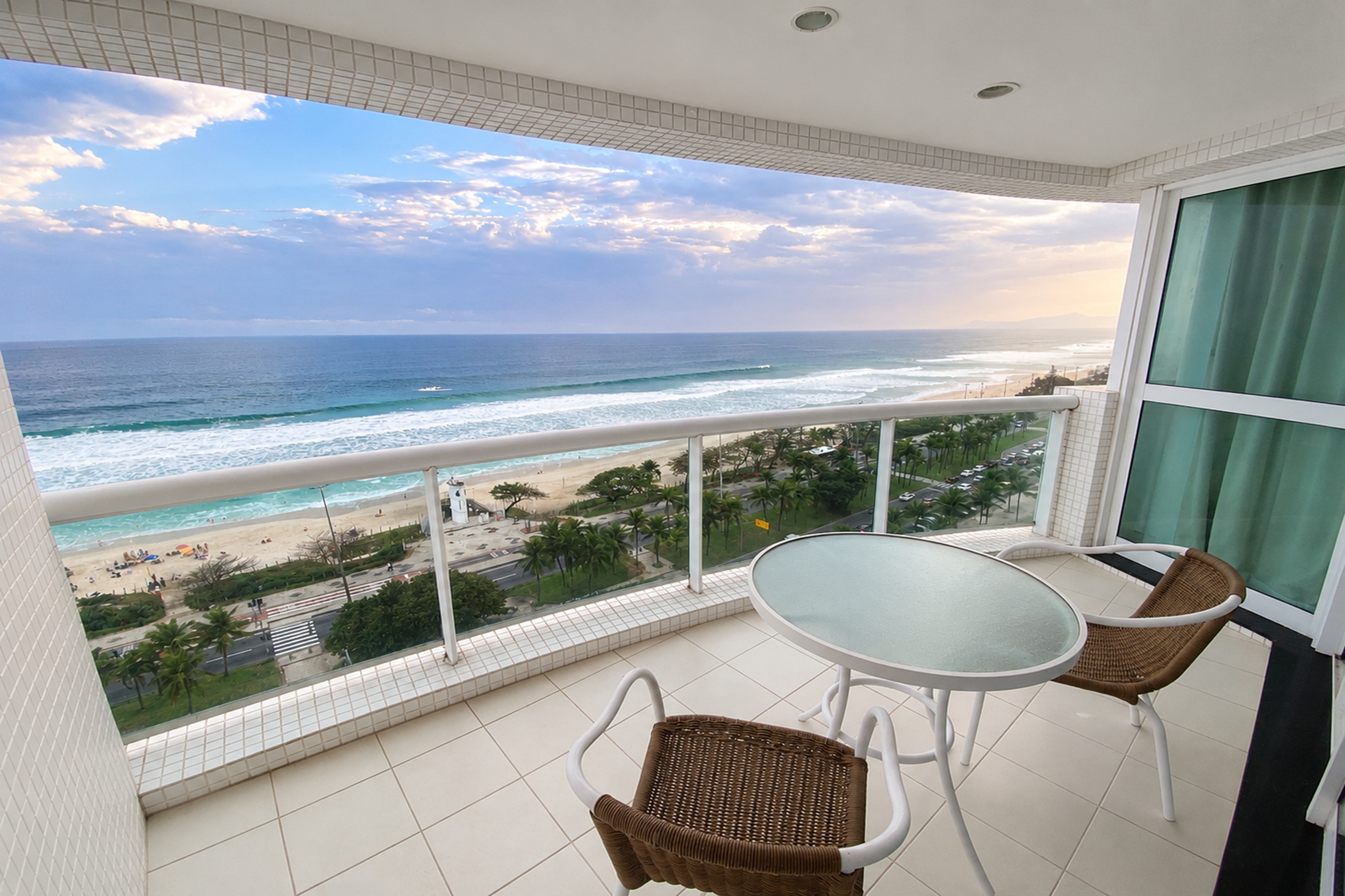 Guest room at the Wyndham Rio Barra in Rio de Janeiro, Other than US/Canada