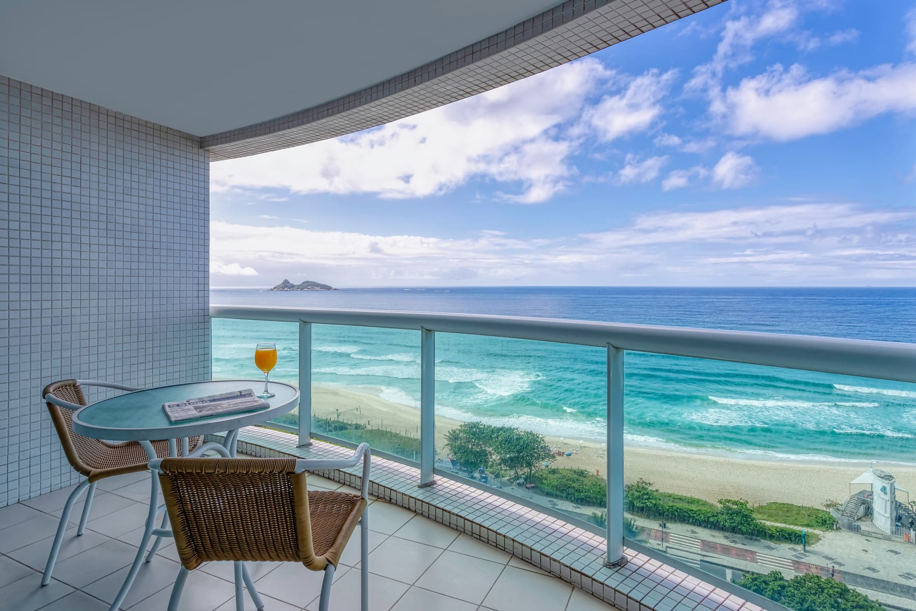Guest room at the Wyndham Rio Barra in Rio de Janeiro, Other than US/Canada