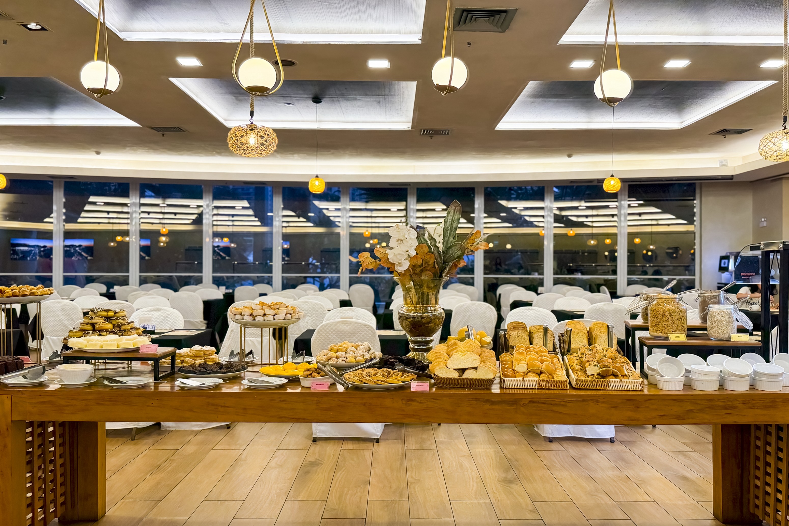 Wyndham Rio Barra restaurant in Rio de Janeiro, Other than US/Canada