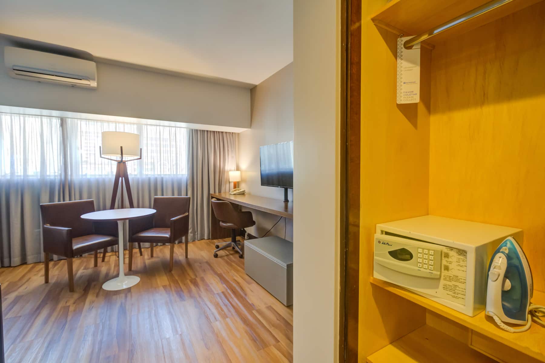 Guest room at the Wyndham Sao Paulo Berrini in Sao Paulo, Other than US/Canada