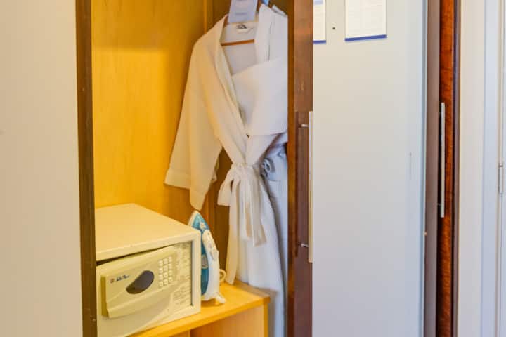 Guest room at the Wyndham Sao Paulo Berrini in Sao Paulo, Other than US/Canada