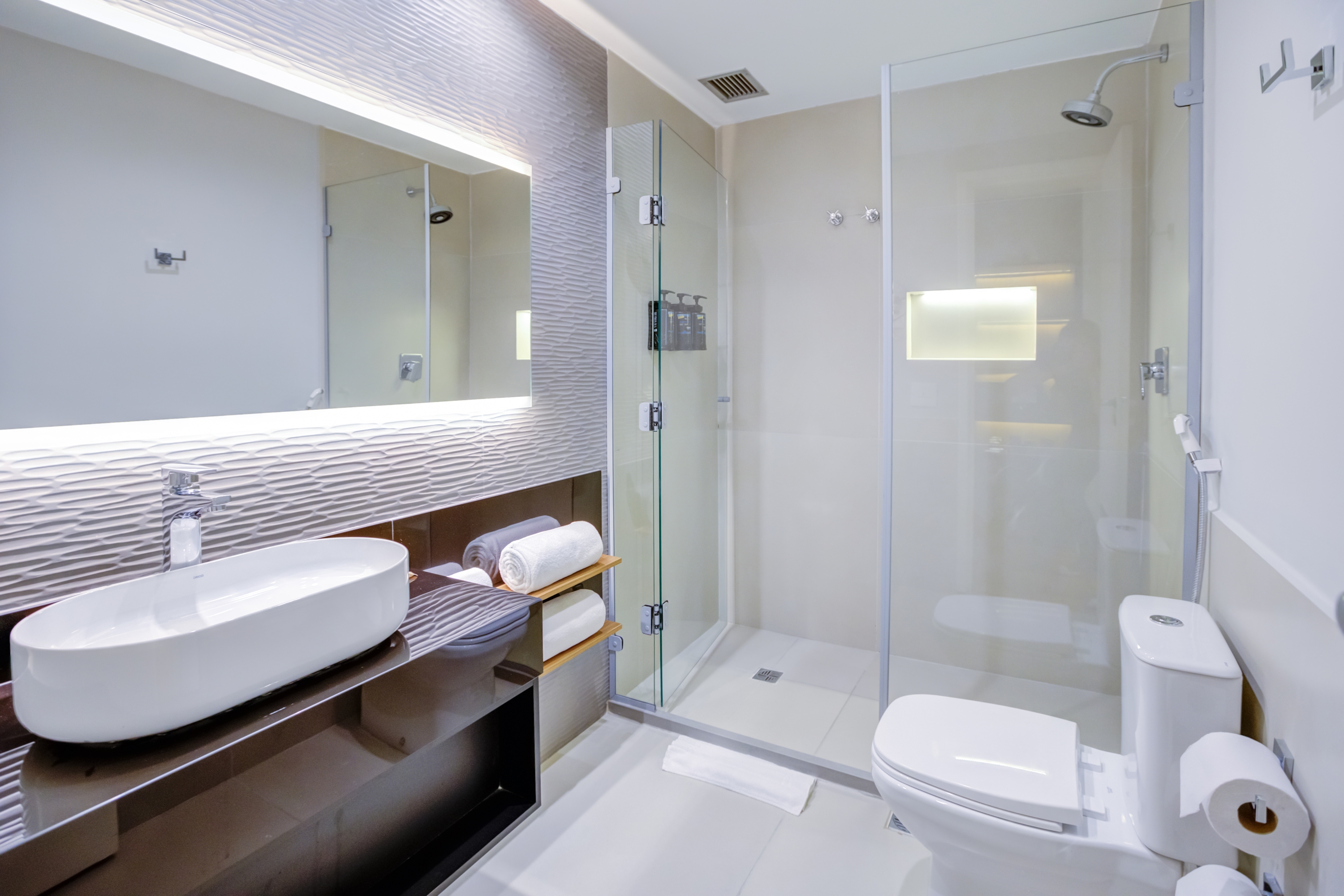 Guest room bath at the Wyndham Sao Paulo Berrini in Sao Paulo, Other than US/Canada