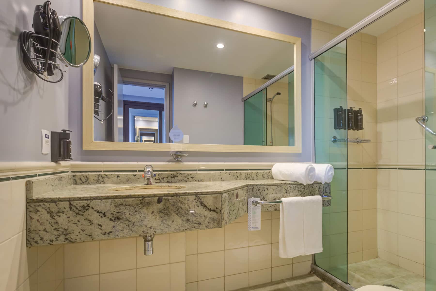 Guest room bath at the Wyndham Sao Paulo Berrini in Sao Paulo, Other than US/Canada