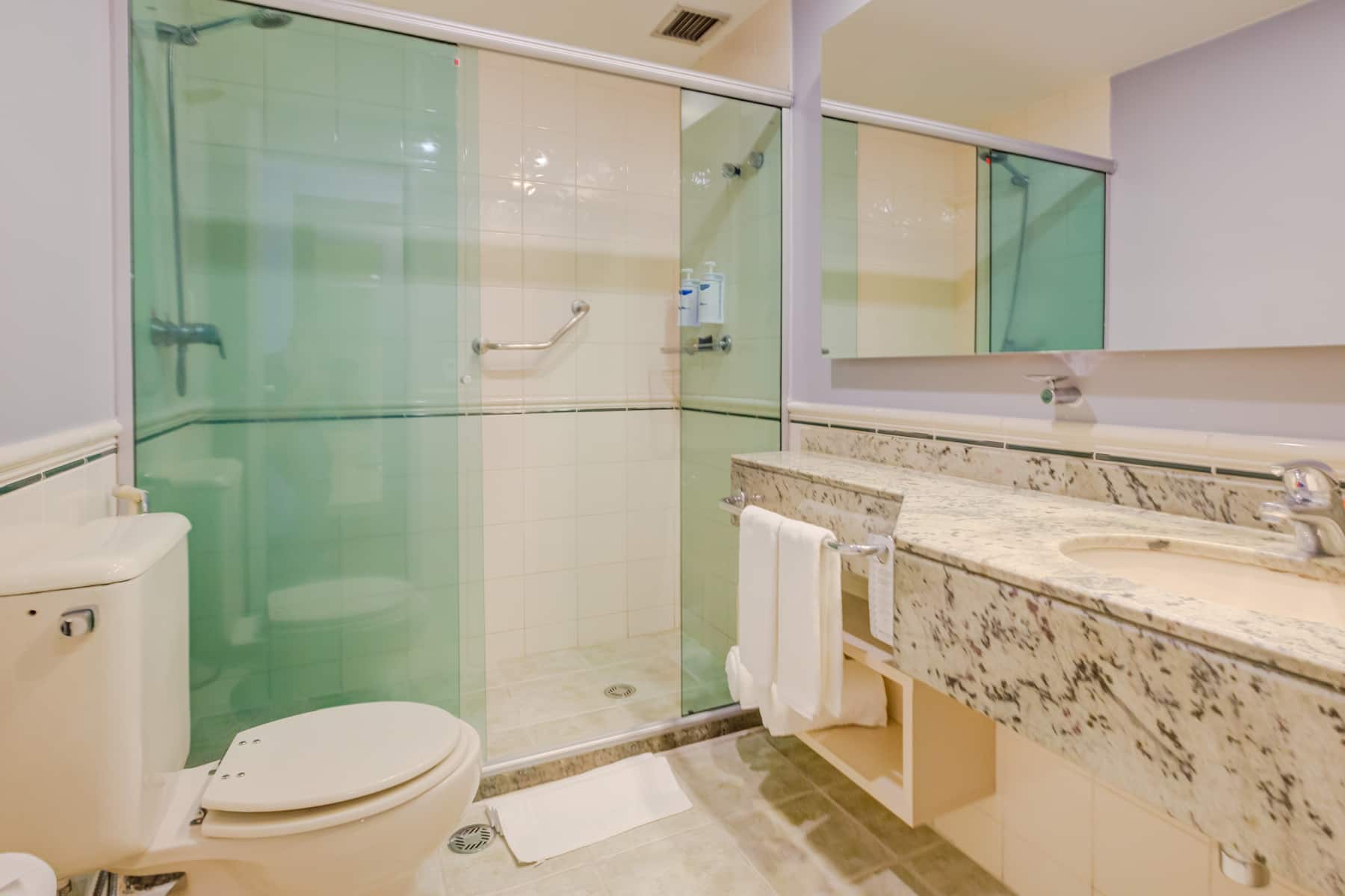 Guest room bath at the Wyndham Sao Paulo Berrini in Sao Paulo, Other than US/Canada