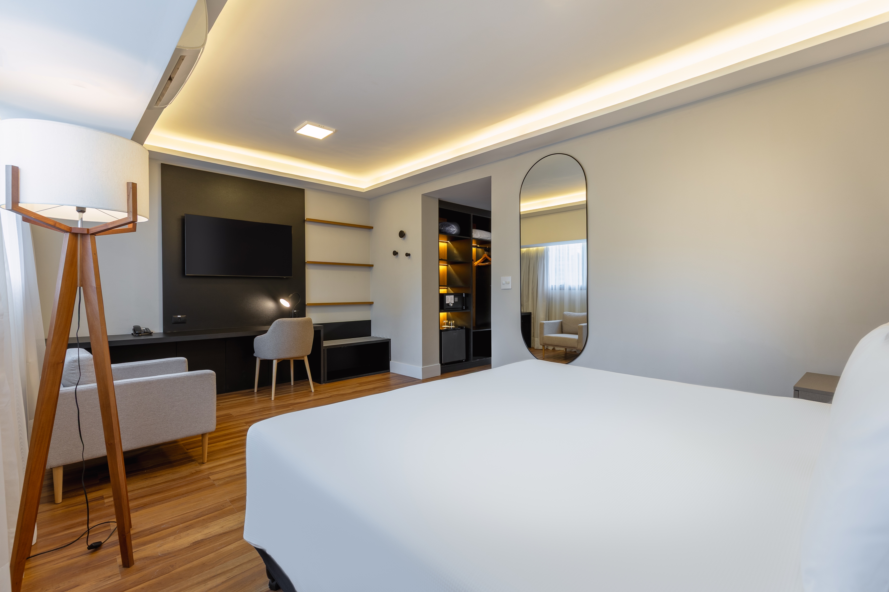 Guest room at the Wyndham Sao Paulo Berrini in Sao Paulo, Other than US/Canada