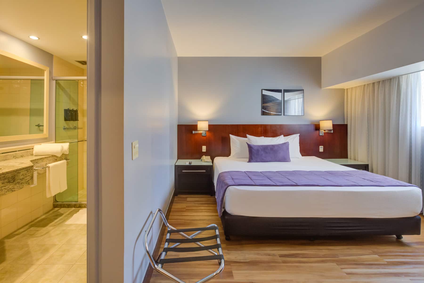 Guest room at the Wyndham Sao Paulo Berrini in Sao Paulo, Other than US/Canada