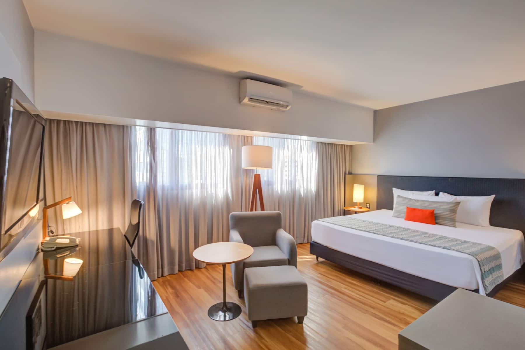 Guest room at the Wyndham Sao Paulo Berrini in Sao Paulo, Other than US/Canada