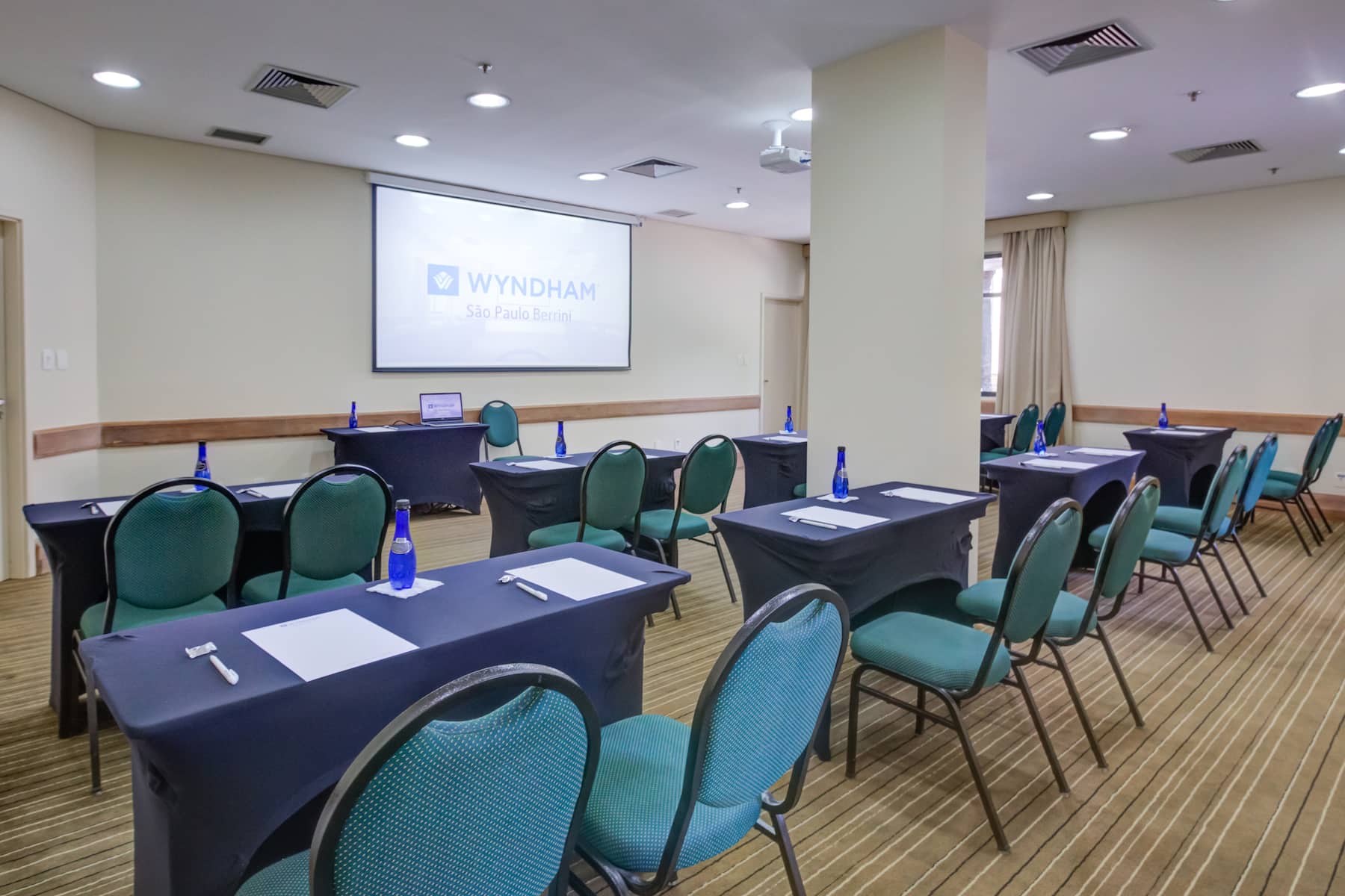 Classroom meeting room at Wyndham Sao Paulo Berrini in Sao Paulo, Other than US/Canada