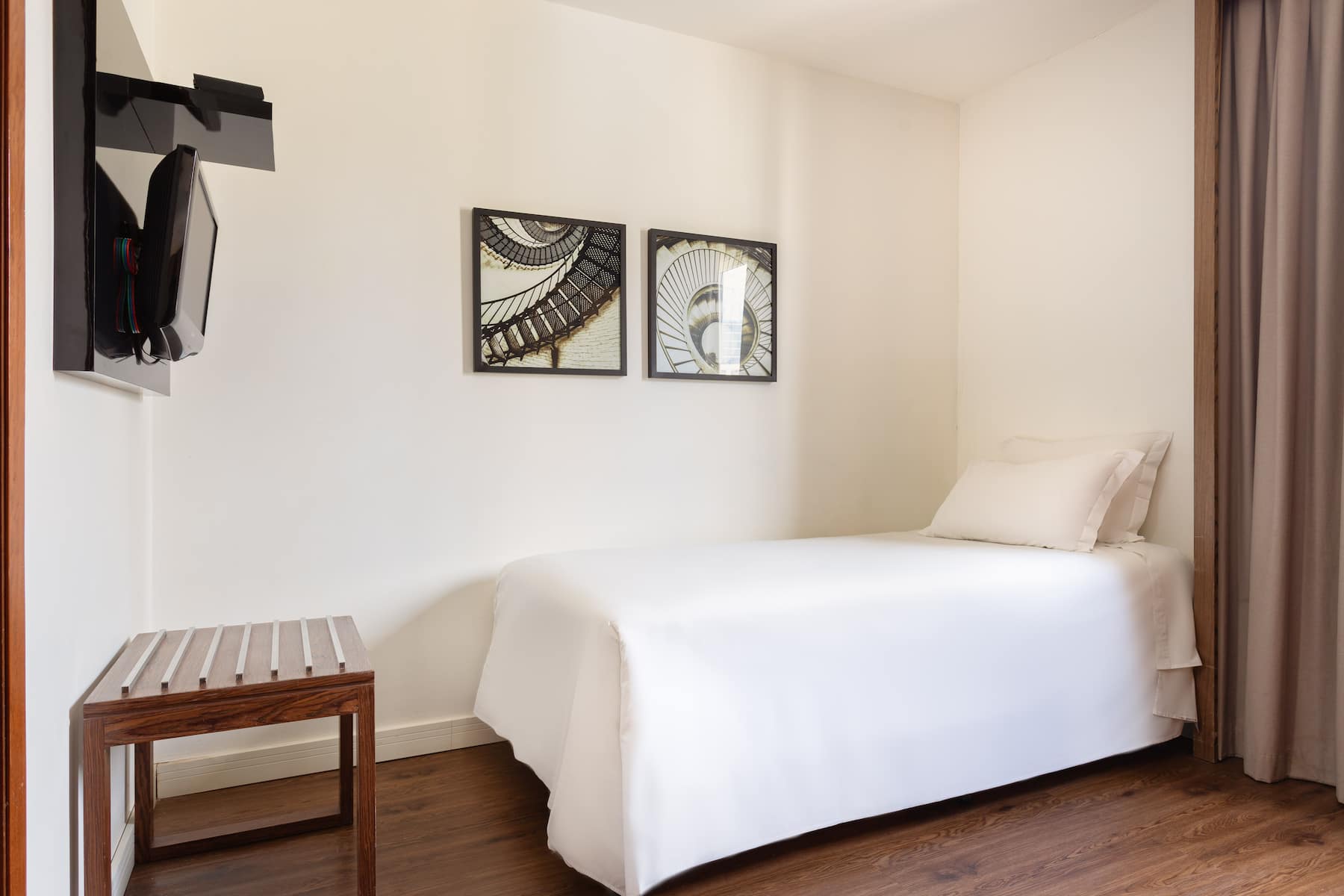 Guest room at the Wyndham Sao Paulo Paulista in Sao Paulo, Other than US/Canada