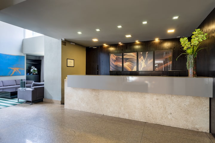 Wyndham Sao Paulo Paulista reception in Sao Paulo, Other than US/Canada