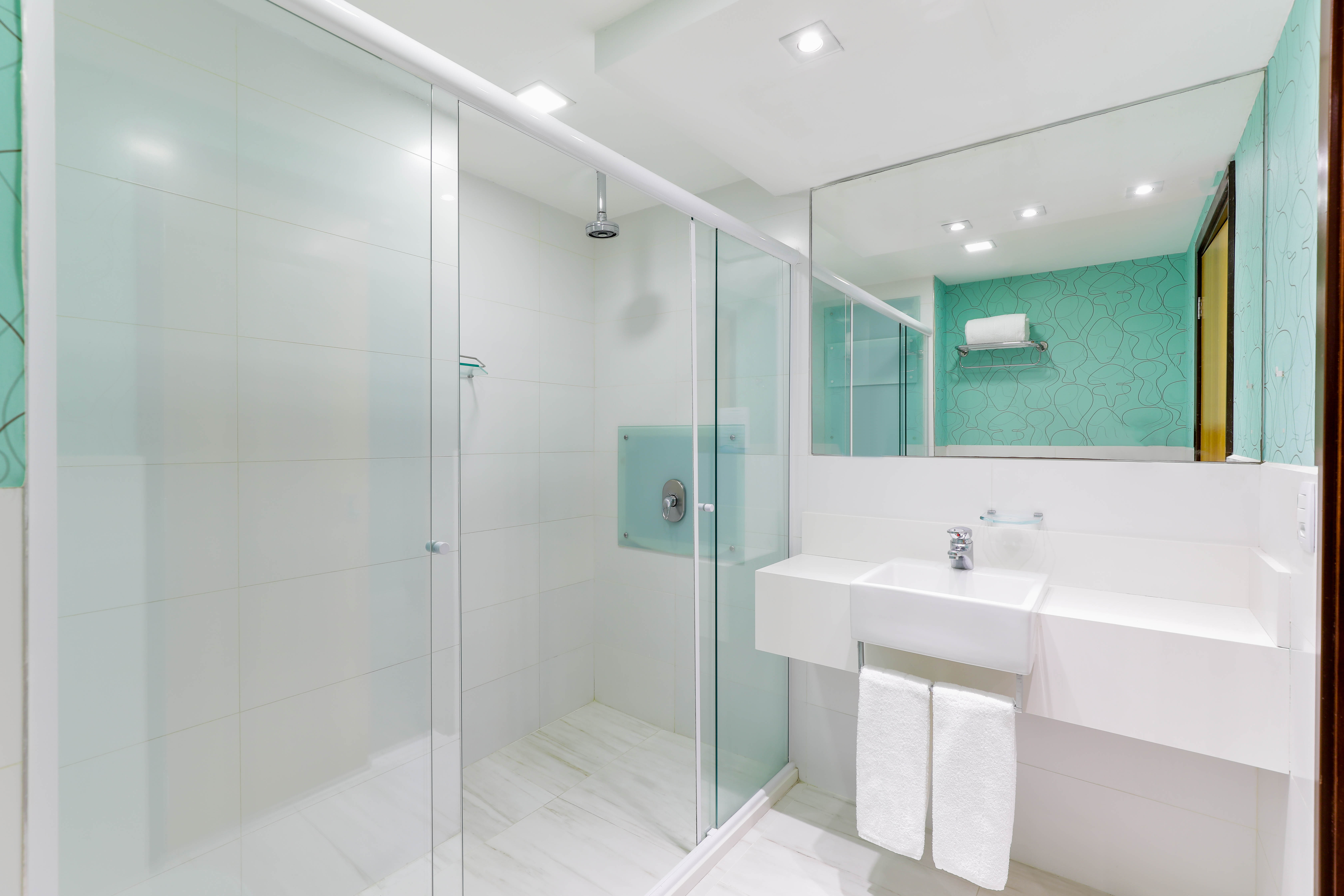 Guest room bath at the Wyndham Sao Paulo Ibirapuera Convention Plaza Hotel in Sao Paulo, Other than US/Canada