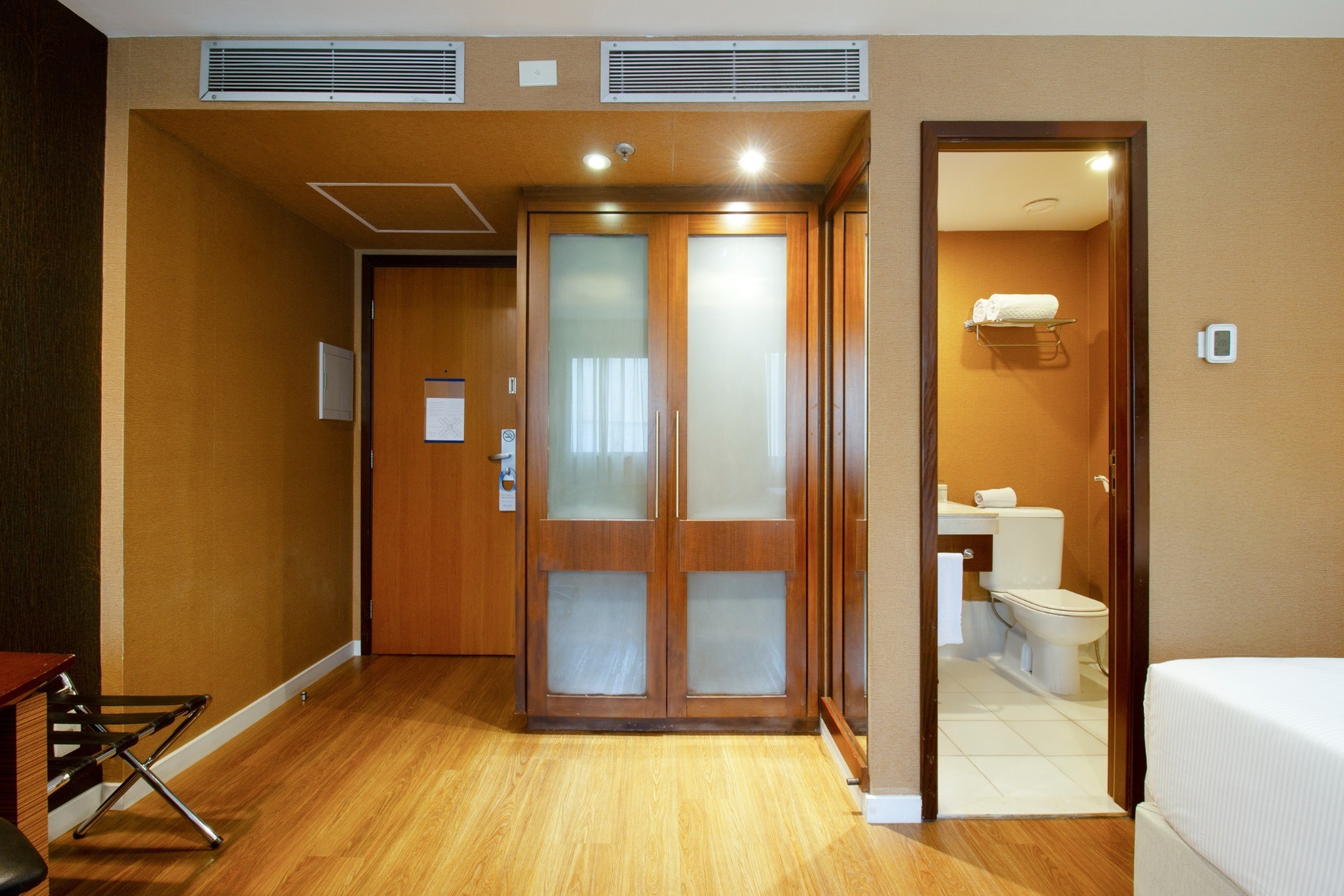 Guest room bath at the Wyndham Sao Paulo Ibirapuera Convention Plaza Hotel in Sao Paulo, Other than US/Canada