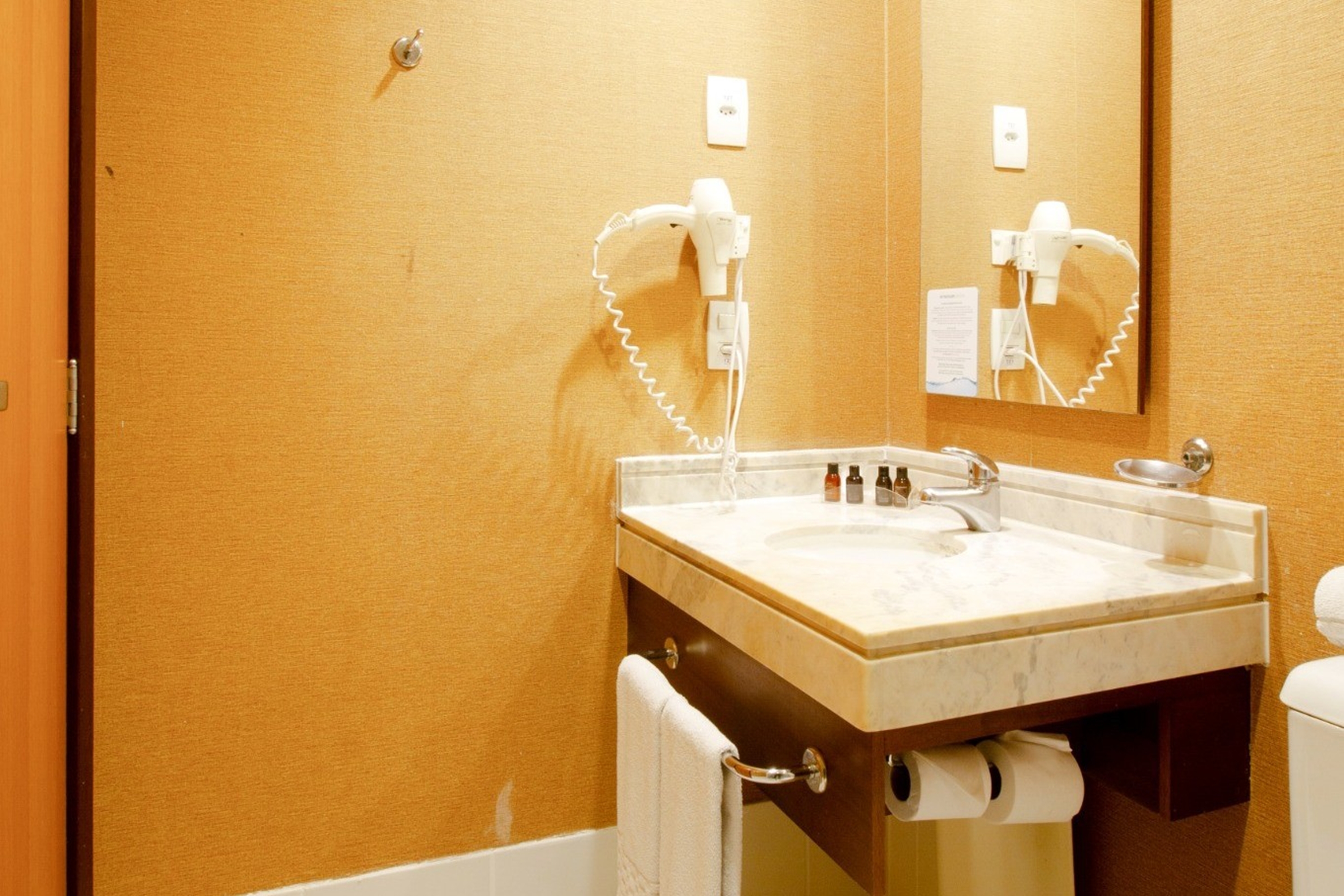 Guest room bath at the Wyndham Sao Paulo Ibirapuera Convention Plaza Hotel in Sao Paulo, Other than US/Canada
