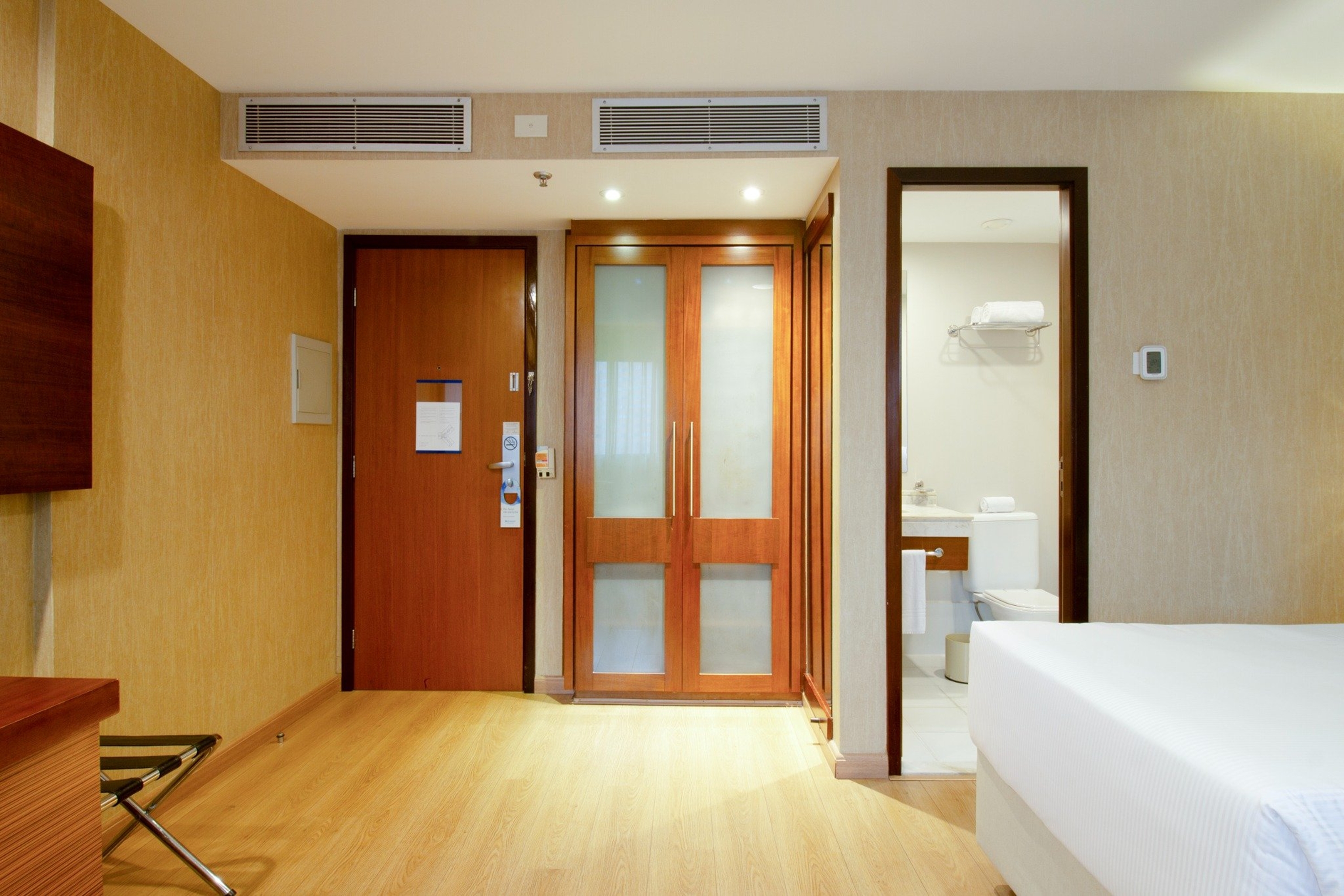 Guest room bath at the Wyndham Sao Paulo Ibirapuera Convention Plaza Hotel in Sao Paulo, Other than US/Canada