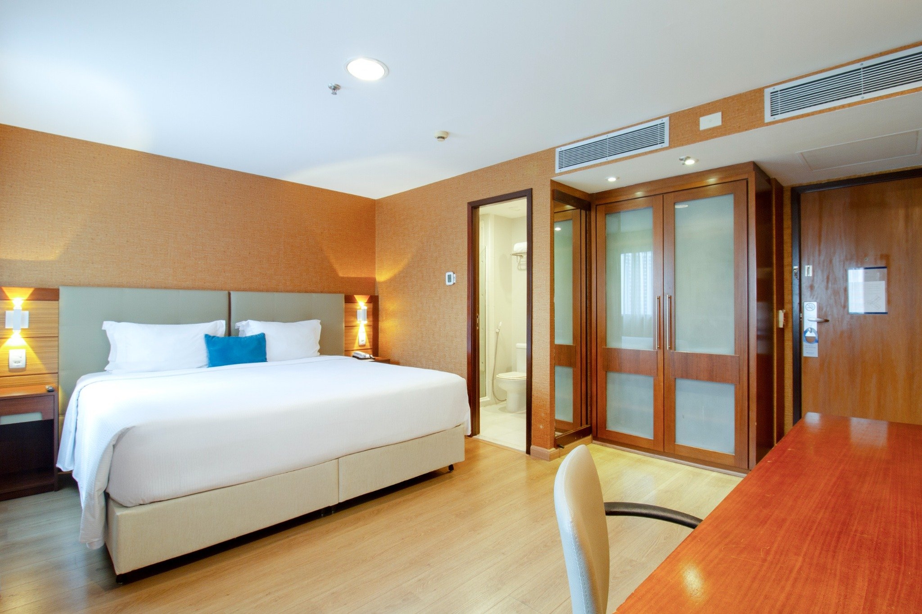 Guest room at the Wyndham Sao Paulo Ibirapuera Convention Plaza Hotel in Sao Paulo, Other than US/Canada
