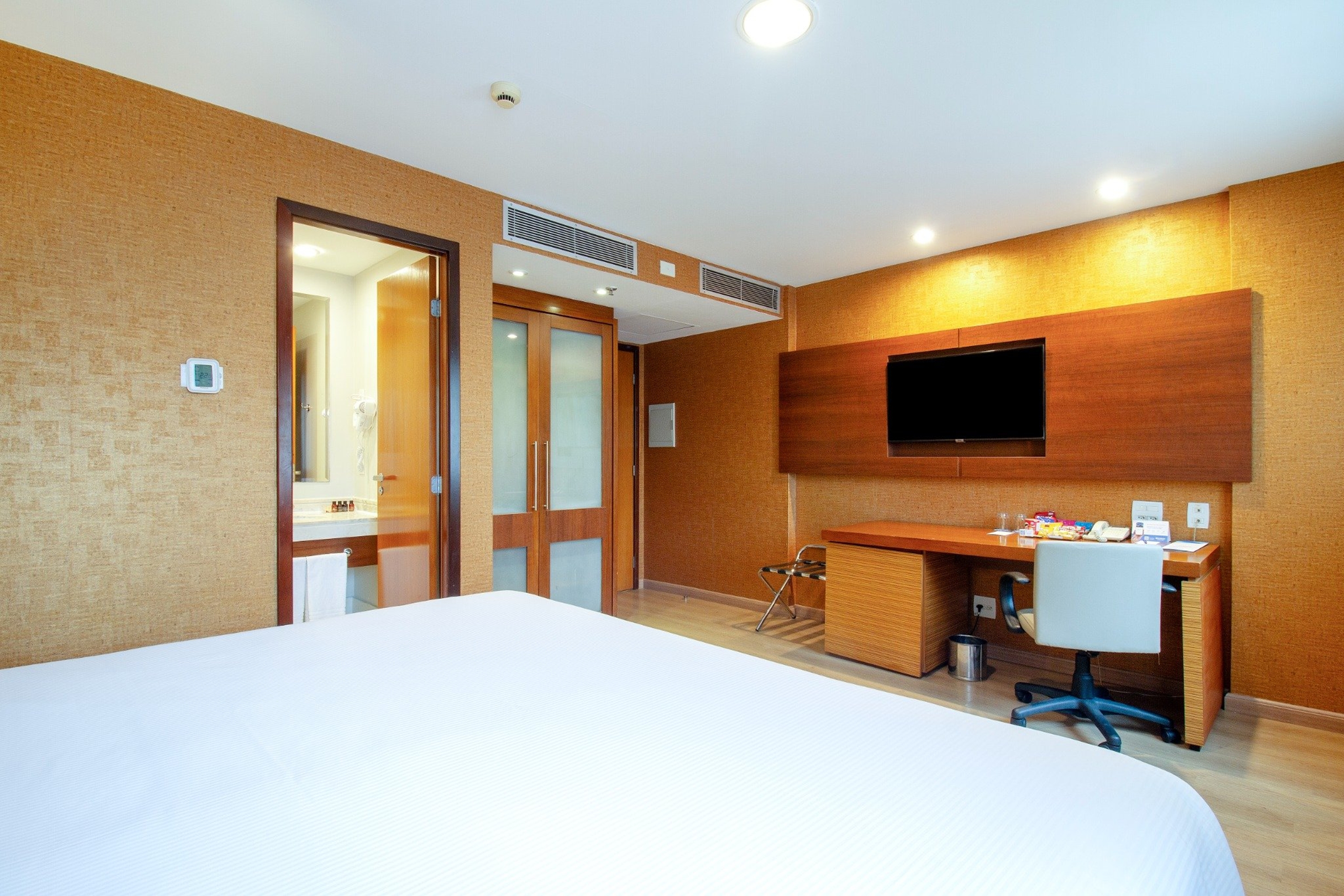 Guest room at the Wyndham Sao Paulo Ibirapuera Convention Plaza Hotel in Sao Paulo, Other than US/Canada