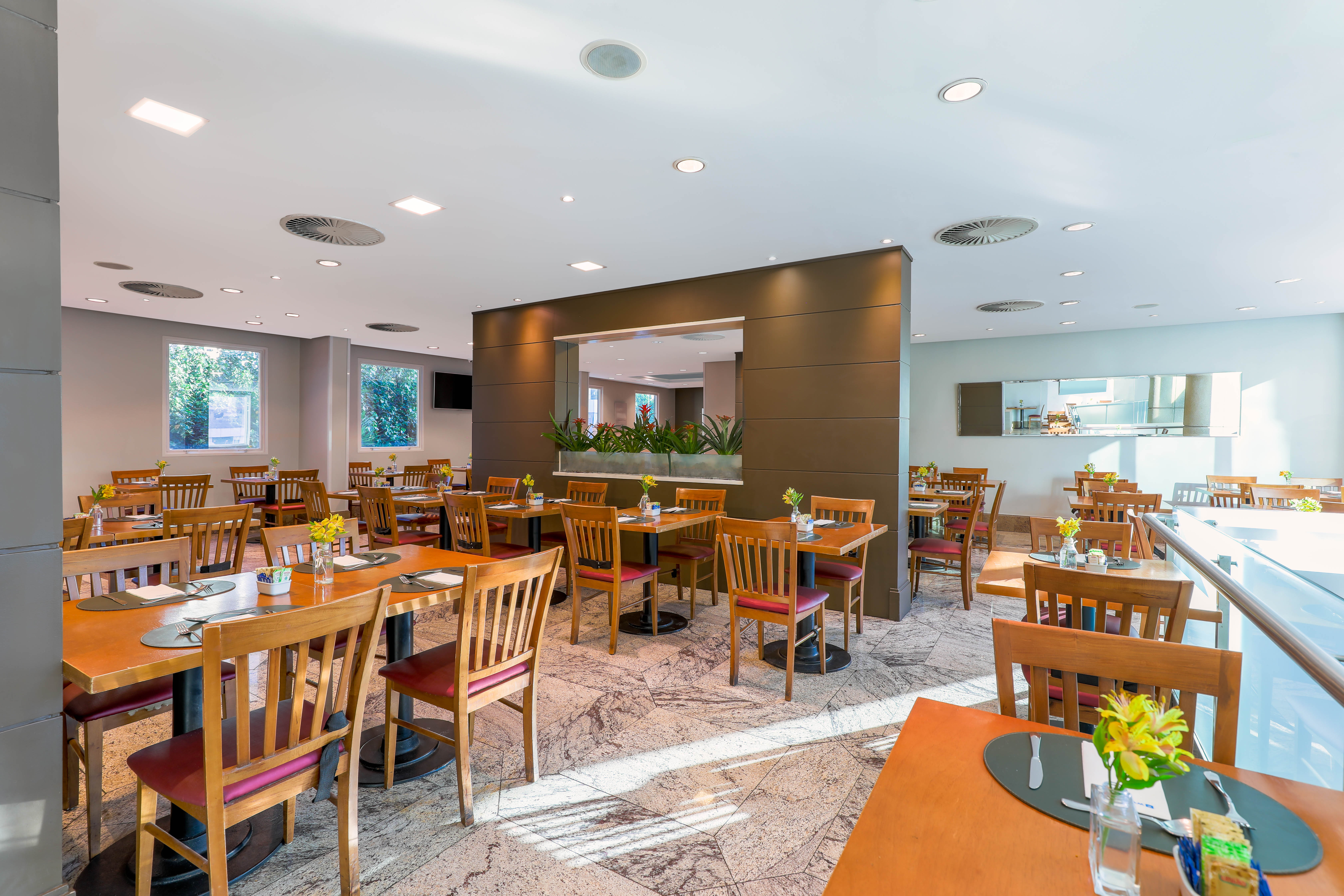 Wyndham Sao Paulo Ibirapuera Convention Plaza Hotel restaurant breakfast area with seating in Sao Paulo, Other than US/Canada