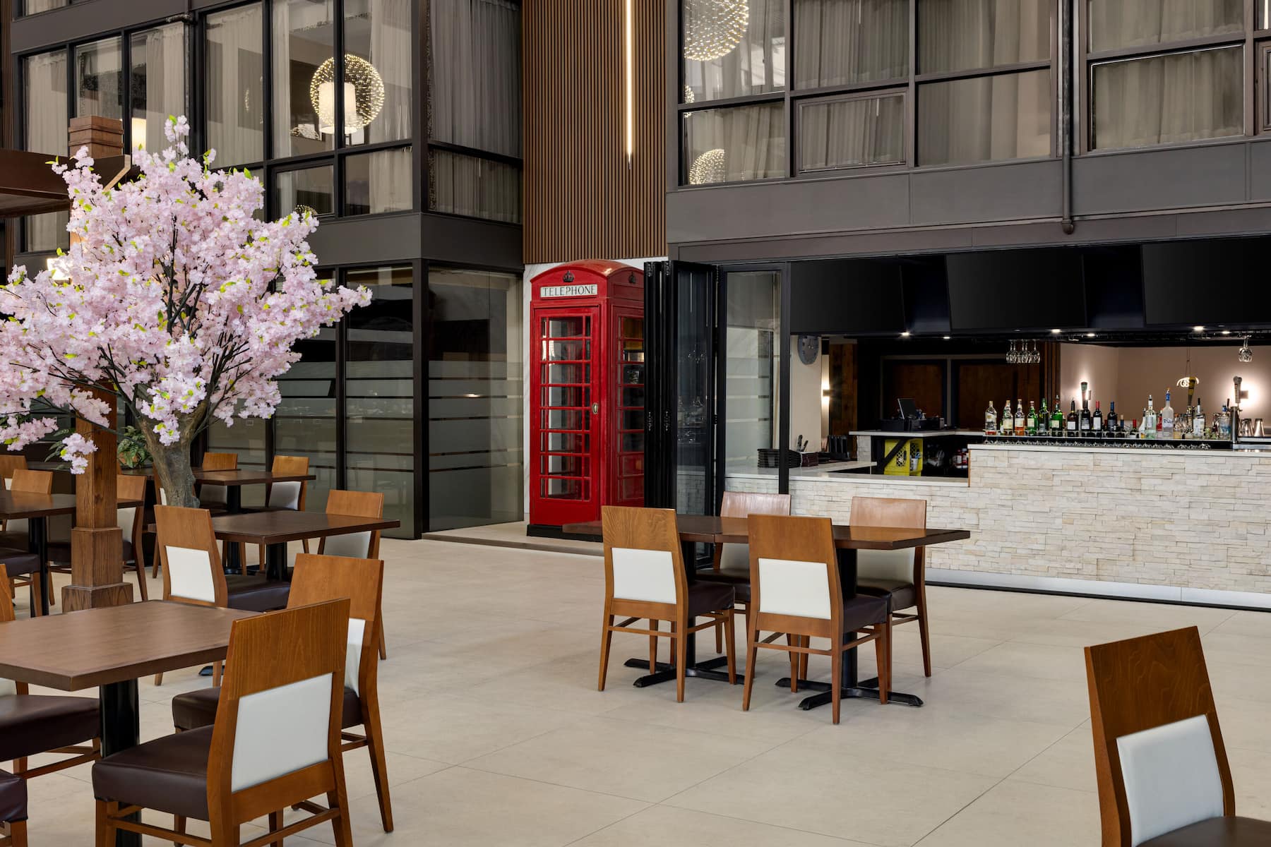 Bar at Wyndham Edmonton Hotel and Conference Centre in Edmonton, Alberta