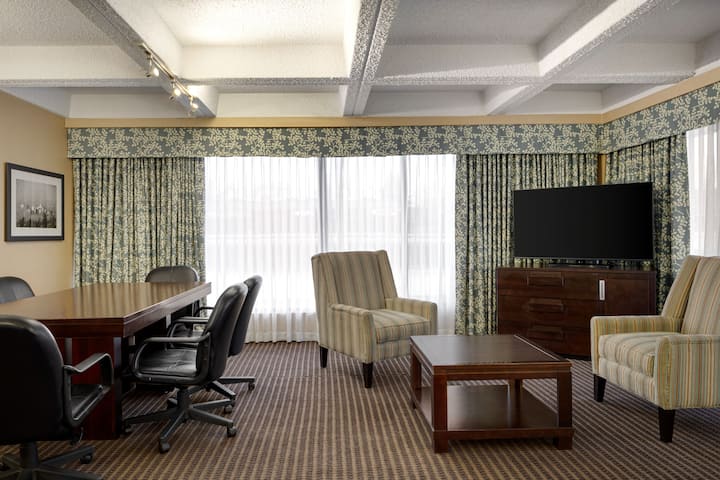 Wyndham Edmonton Hotel and Conference Centre suite in Edmonton, Alberta