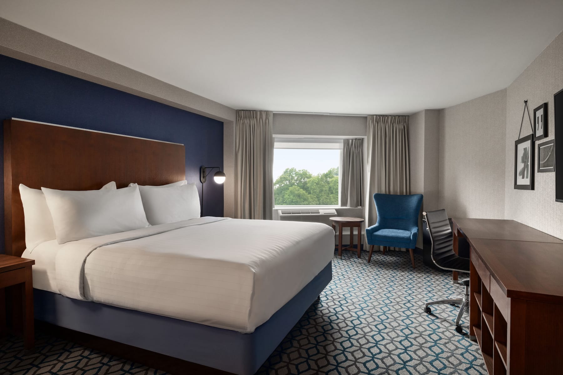Guest room at the Wyndham Fallsview Hotel in Niagara Falls, Ontario