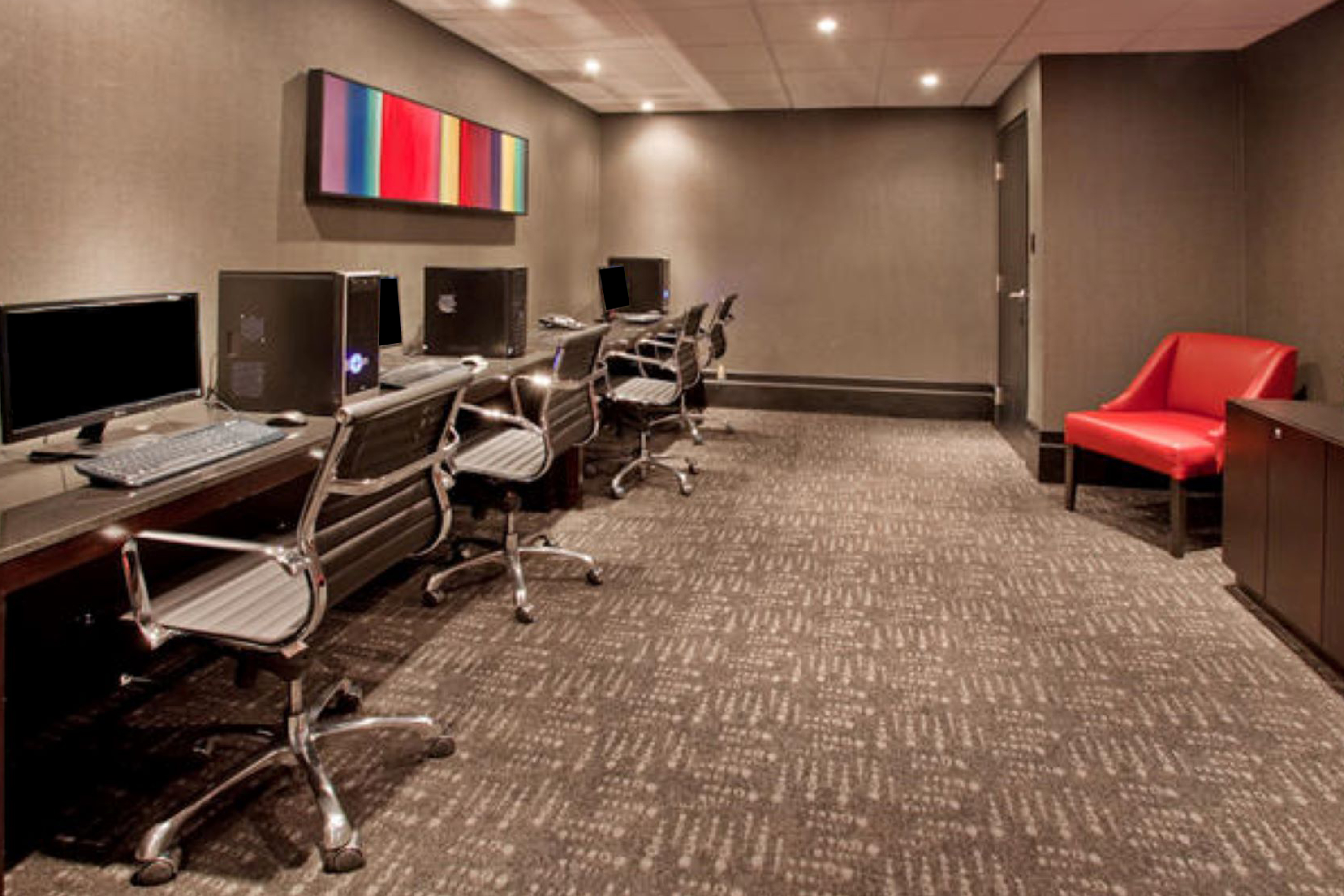 Wyndham Gatineau-Ottawa & Conference Centre business center in Quebec, Quebec