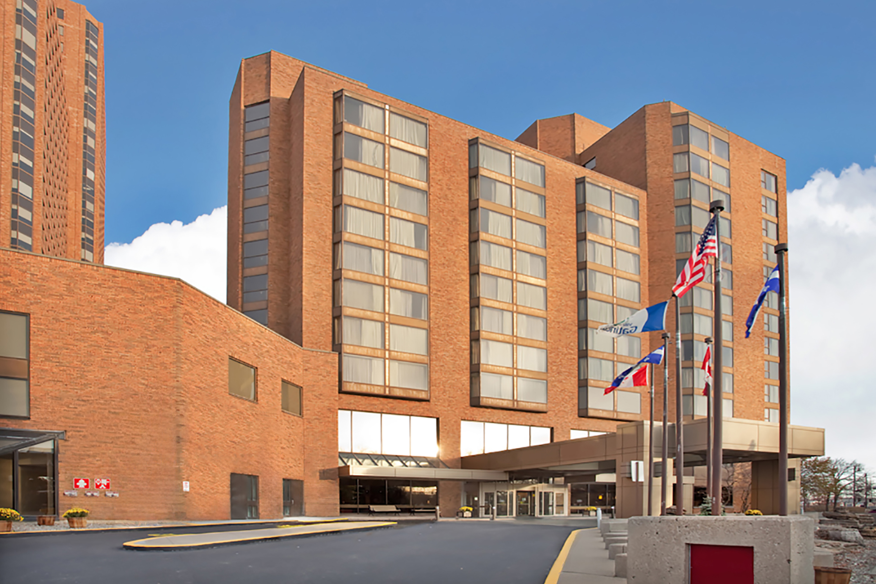 Exterior of Wyndham Gatineau-Ottawa & Conference Centre hotel in Quebec, Quebec