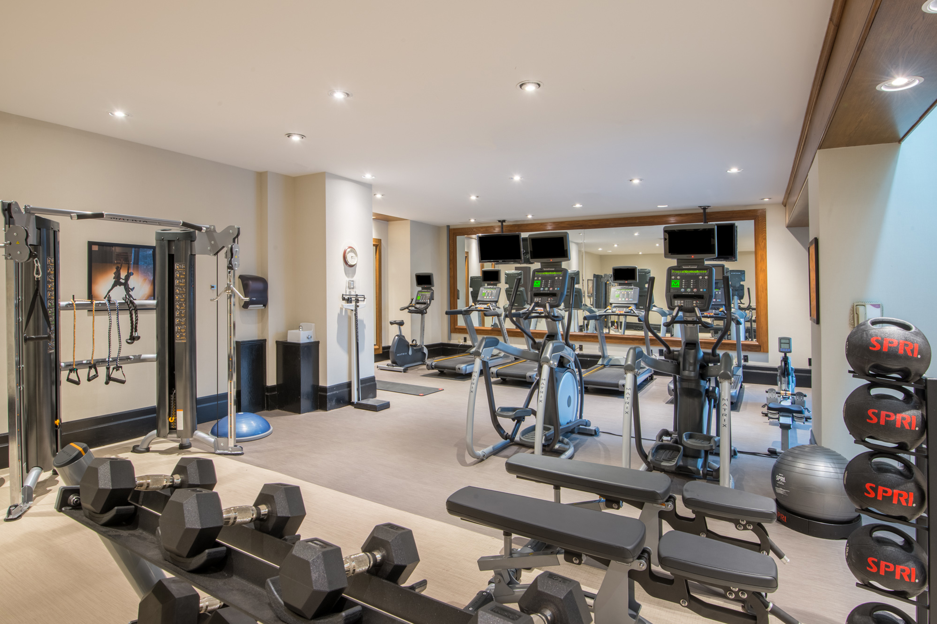 Fitness room at Wyndham Gatineau-Ottawa & Conference Centre in Quebec, Quebec