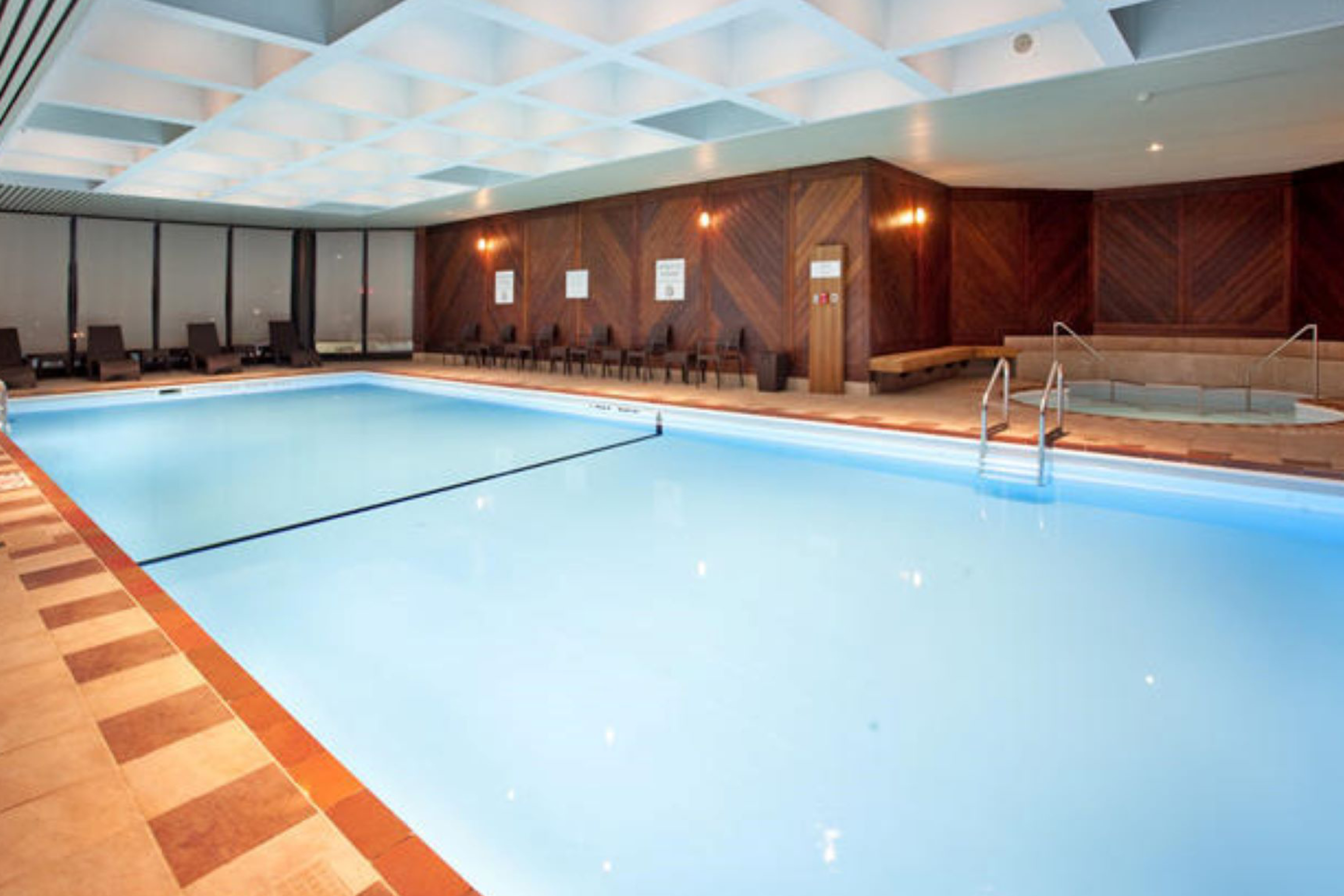 Pool at the Wyndham Gatineau-Ottawa & Conference Centre in Quebec, Quebec