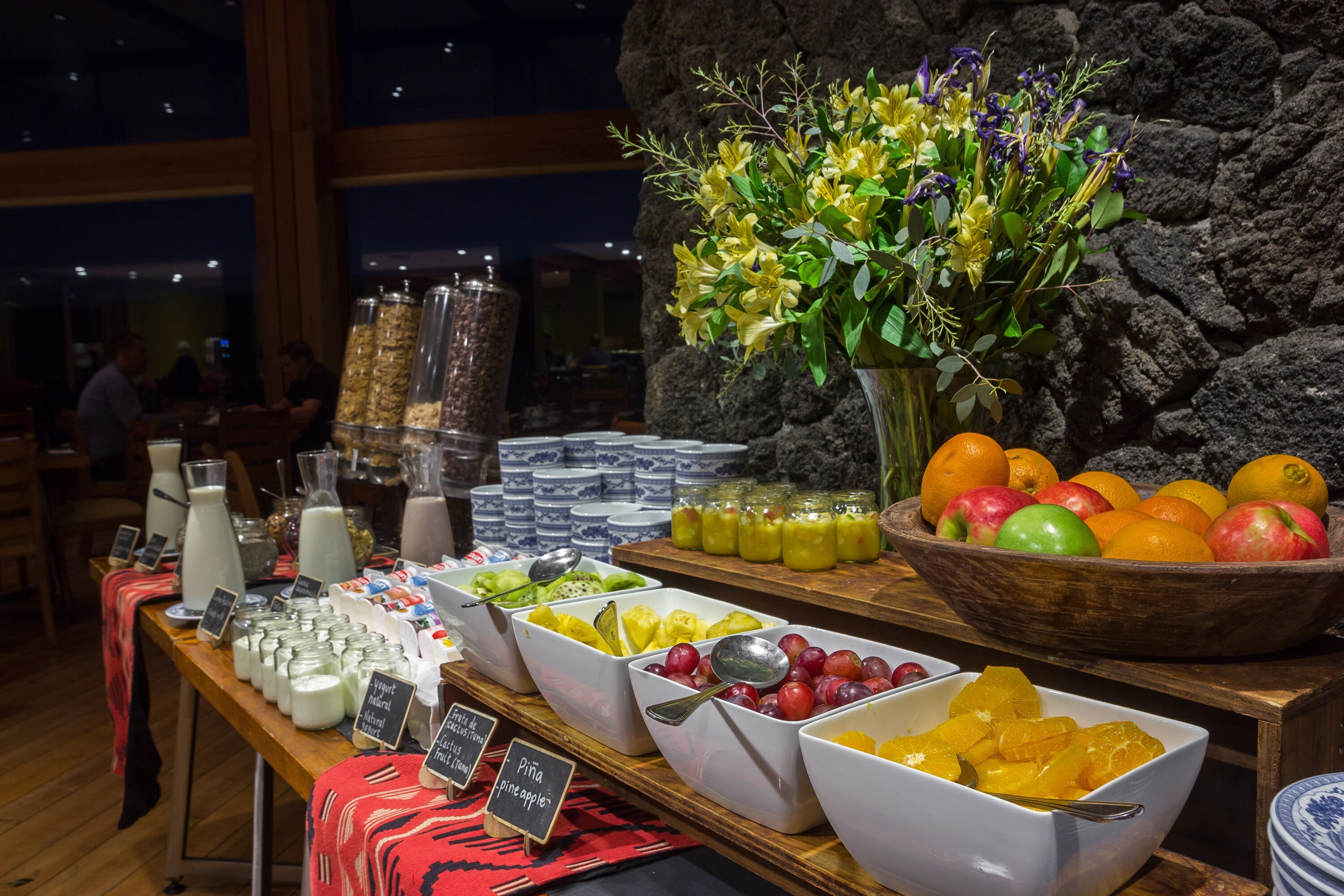 Wyndham Puerto Varas Pettra restaurant in Puerto Varas, Other than US/Canada