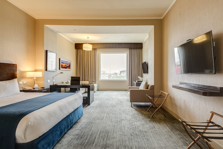 Guest room at the Wyndham Santiago Aeropuerto in Santiago, Other than US/Canada