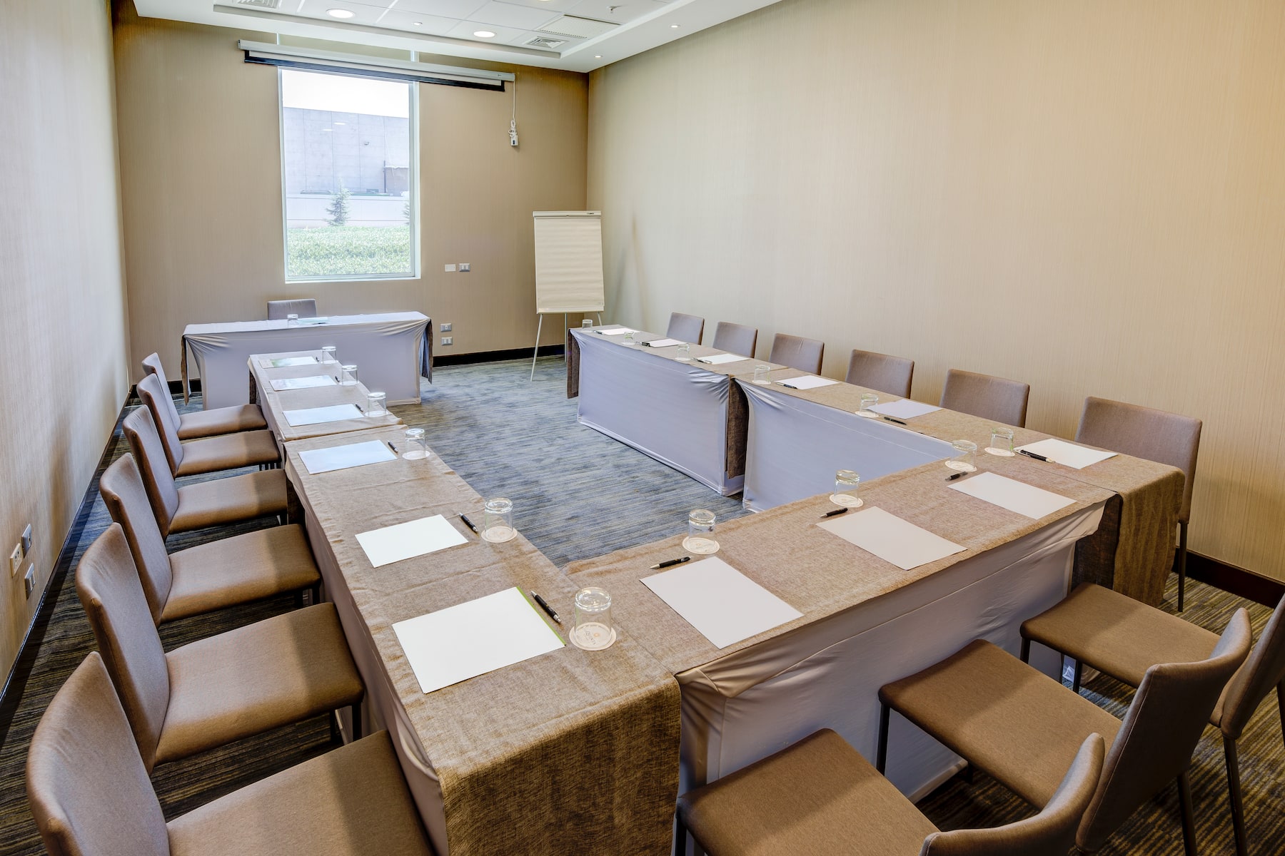 U-shape meeting room at Wyndham Santiago Aeropuerto in Santiago, Other than US/Canada