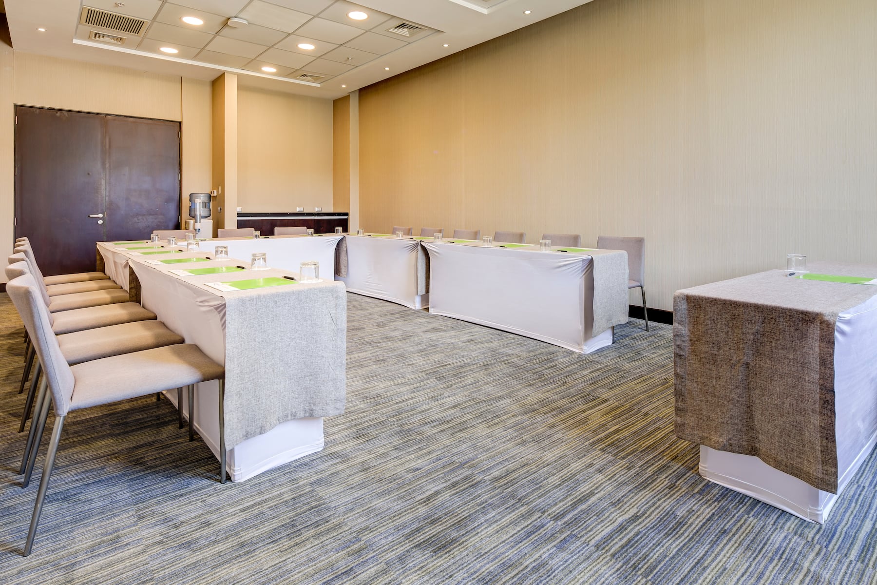 U-shape meeting room at Wyndham Santiago Aeropuerto in Santiago, Other than US/Canada