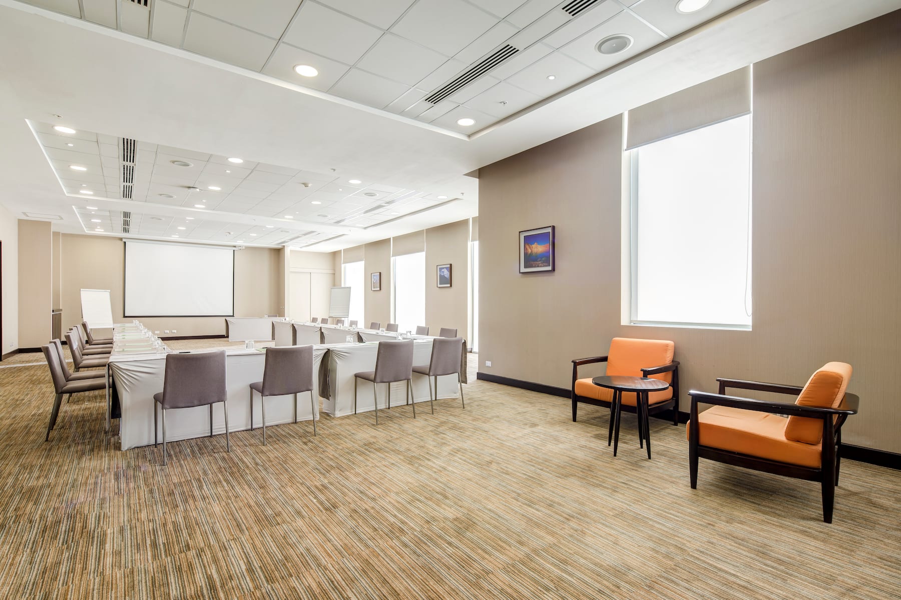U-shape meeting room at Wyndham Santiago Aeropuerto in Santiago, Other than US/Canada