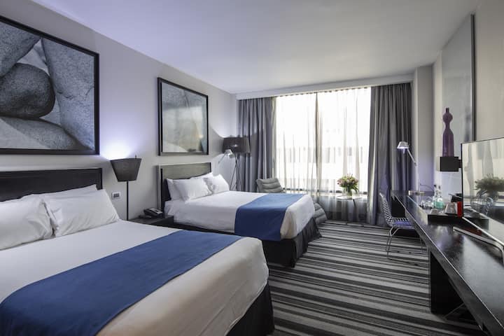 Guest room at the Wyndham Santiago Pettra in Santiago, Other than US/Canada