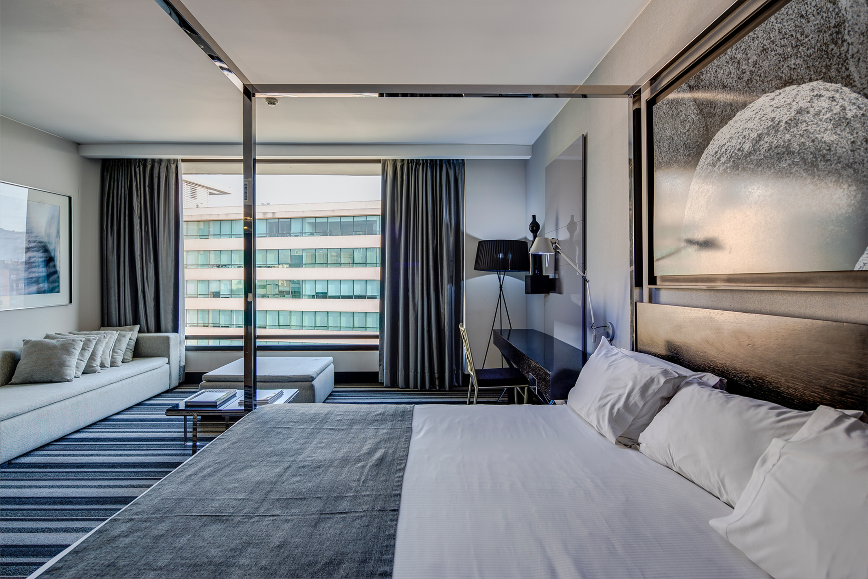 Guest room at the Wyndham Santiago Pettra in Santiago, Other than US/Canada