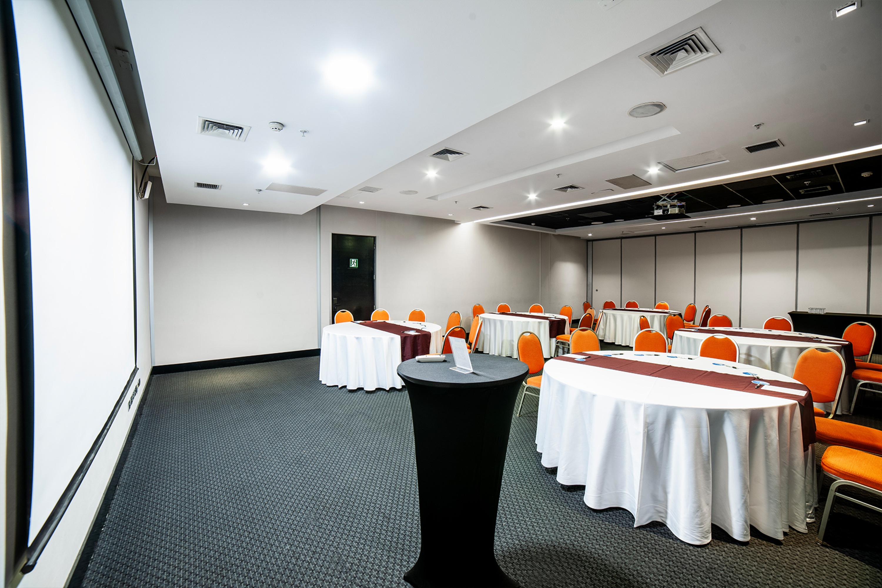 Meeting room at Wyndham Santiago Pettra in Santiago, Other than US/Canada