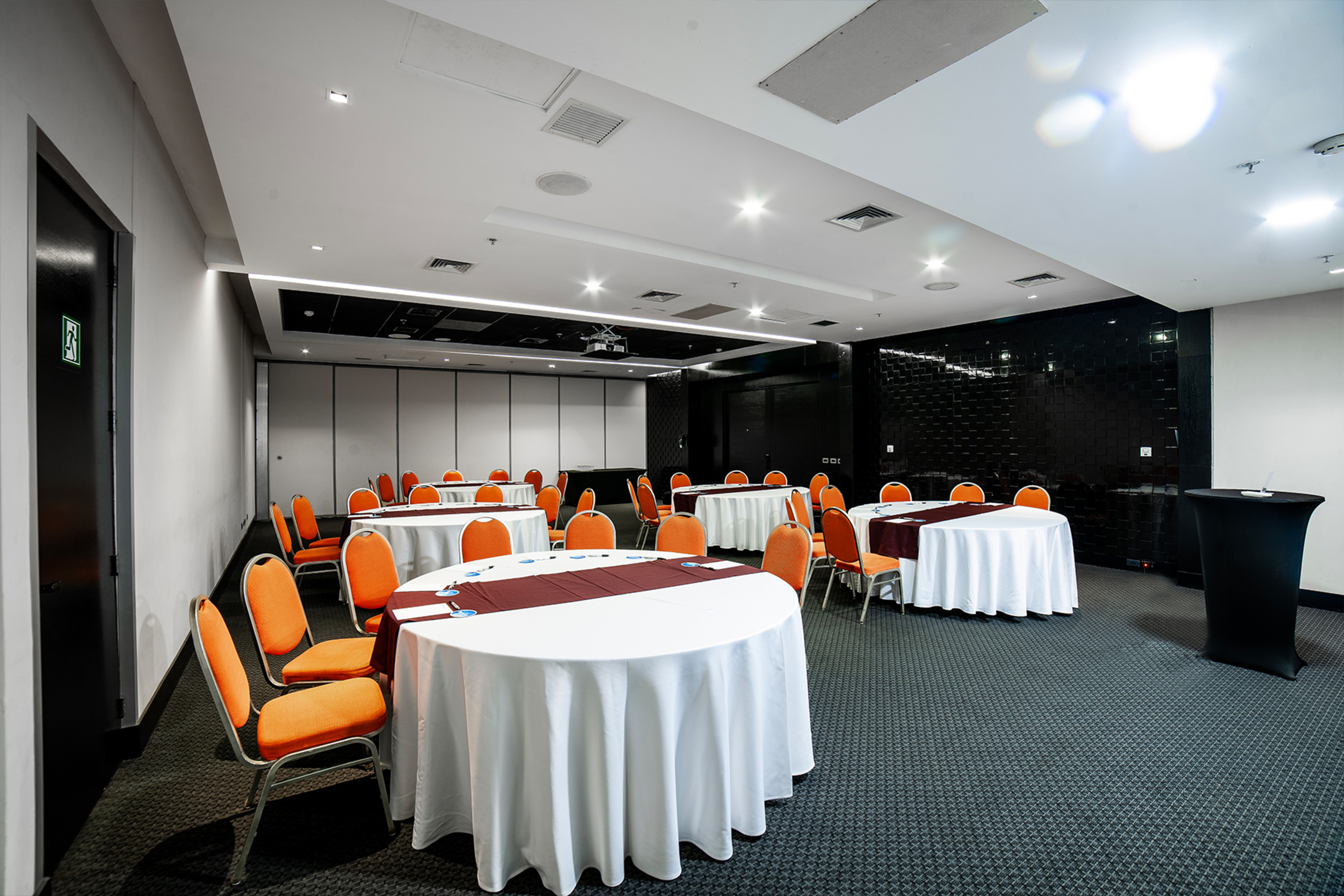 Meeting room at Wyndham Santiago Pettra in Santiago, Other than US/Canada