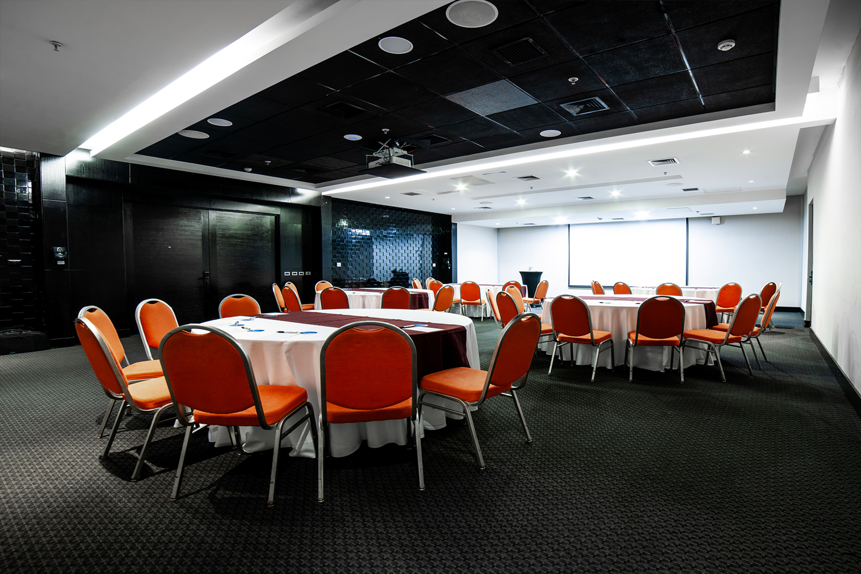Meeting room at Wyndham Santiago Pettra in Santiago, Other than US/Canada