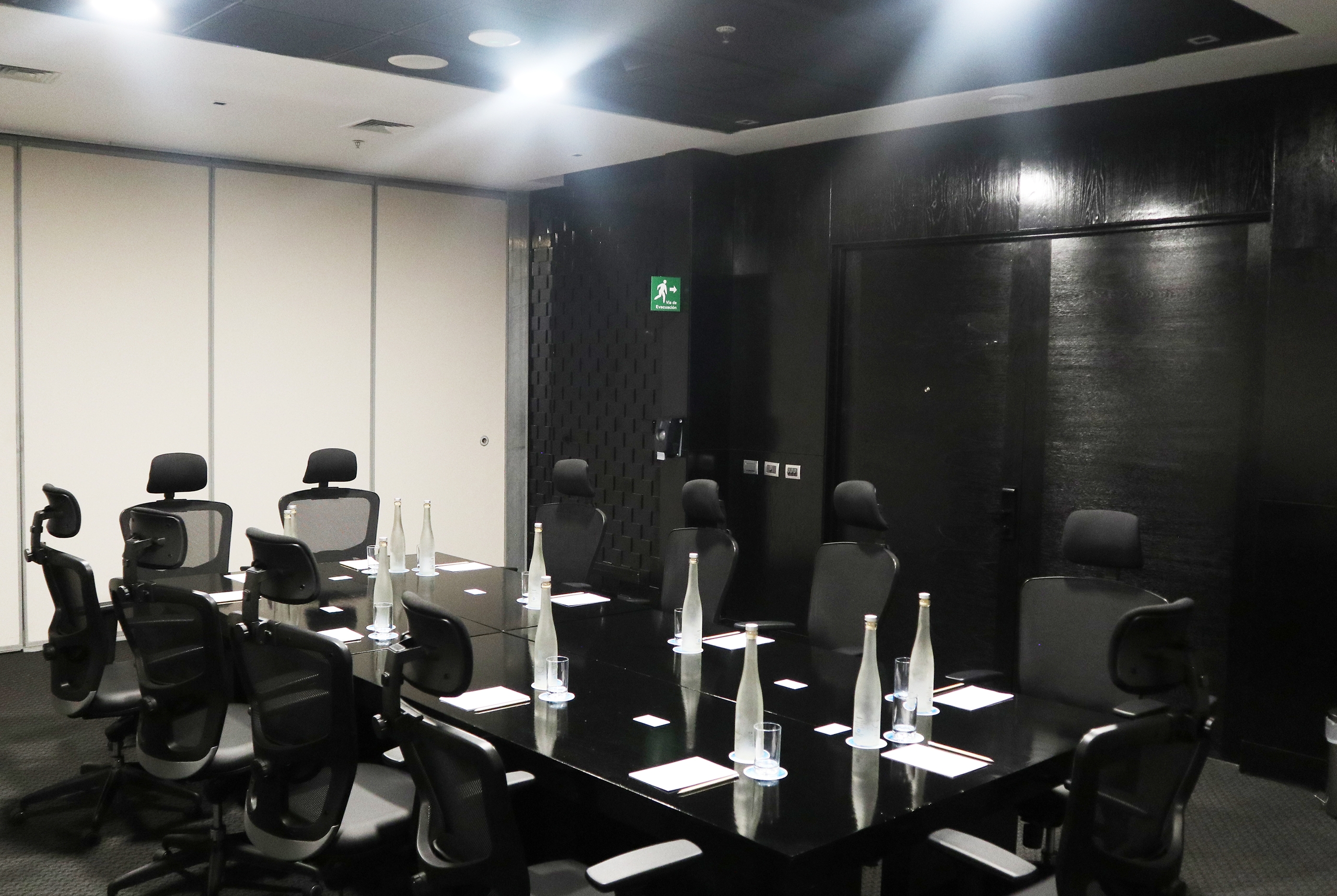 Meeting room at Wyndham Santiago Pettra in Santiago, Other than US/Canada