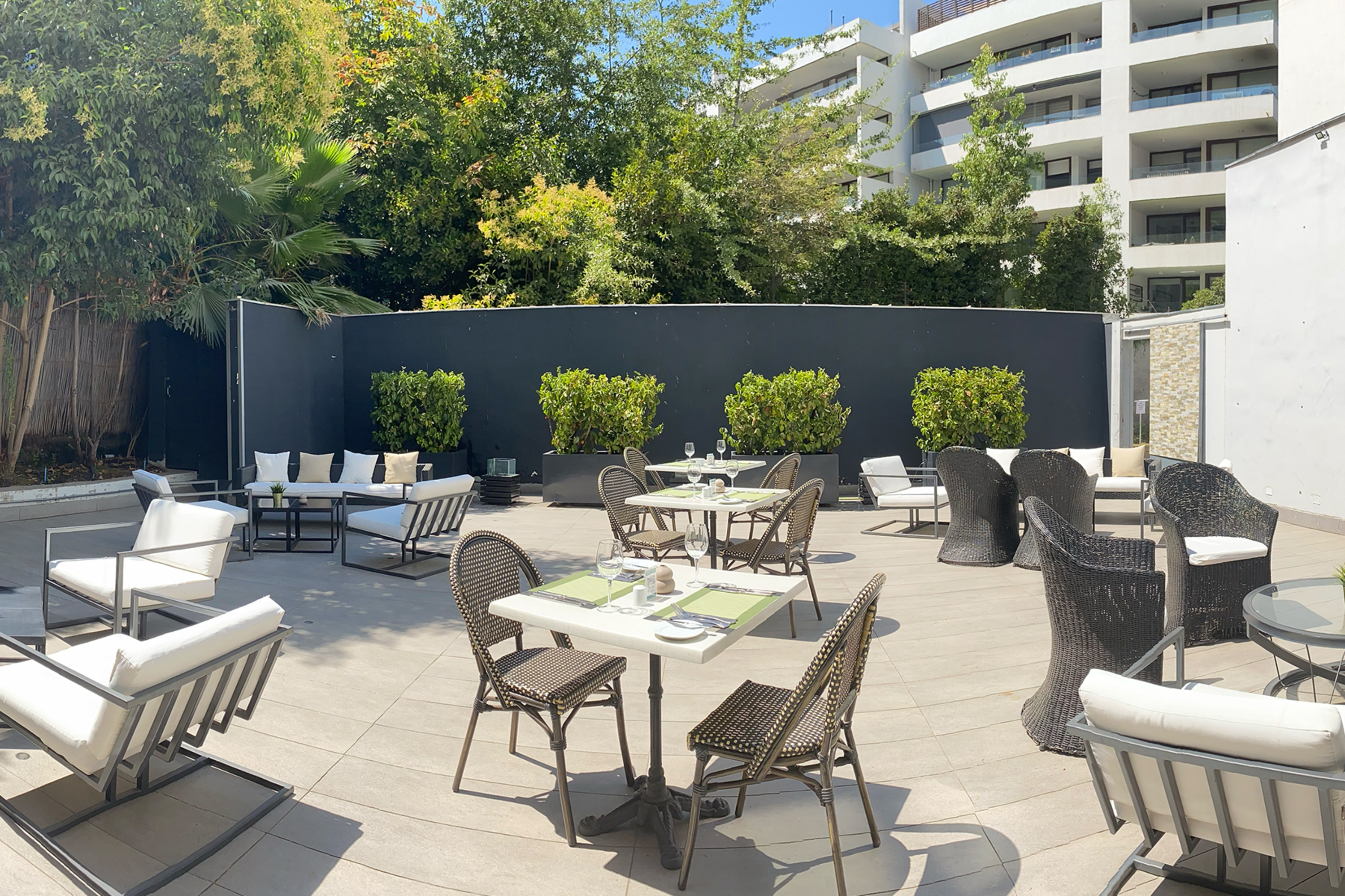 Wyndham Santiago Pettra restaurant in Santiago, Other than US/Canada