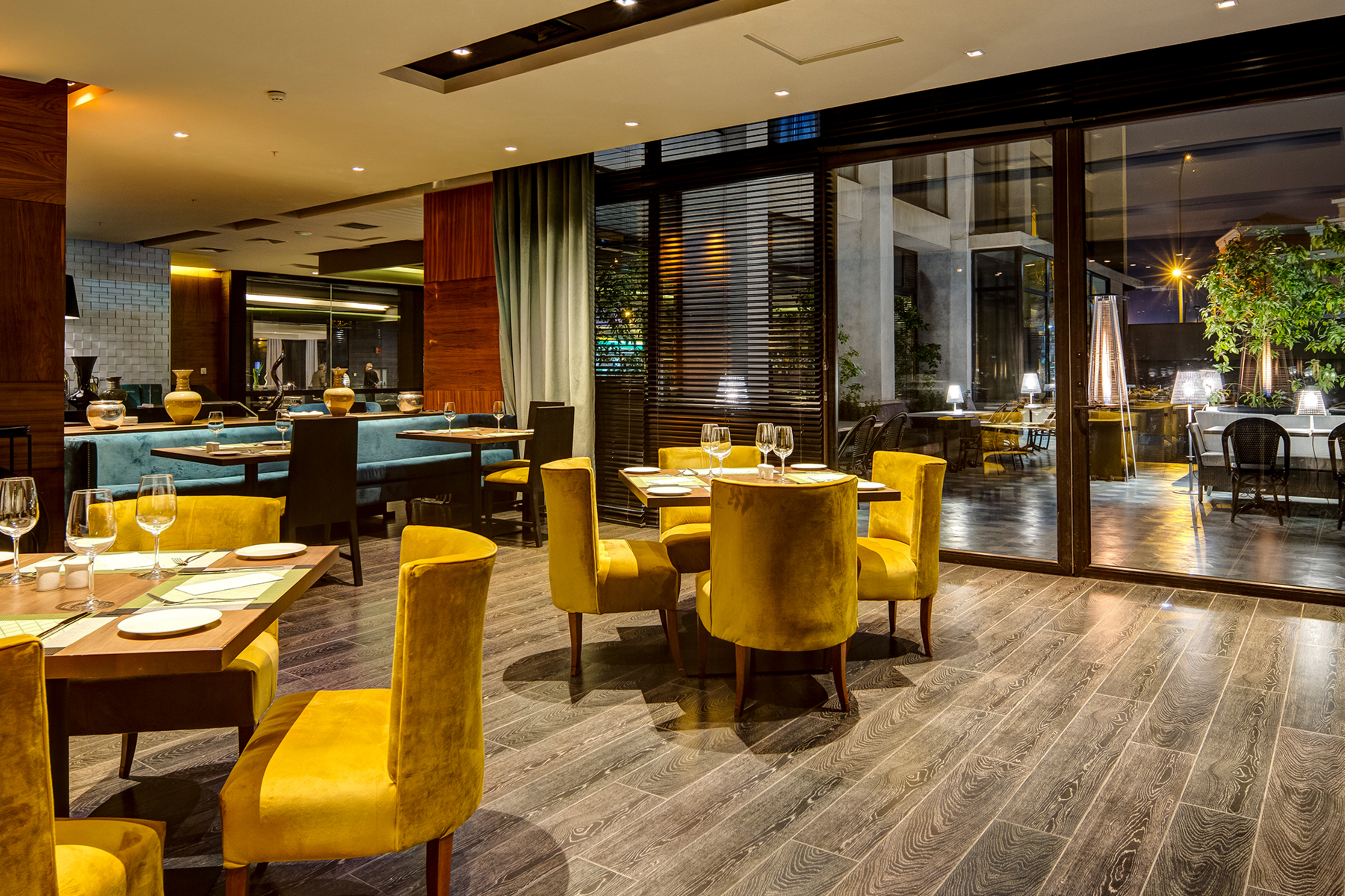 Wyndham Santiago Pettra restaurant in Santiago, Other than US/Canada