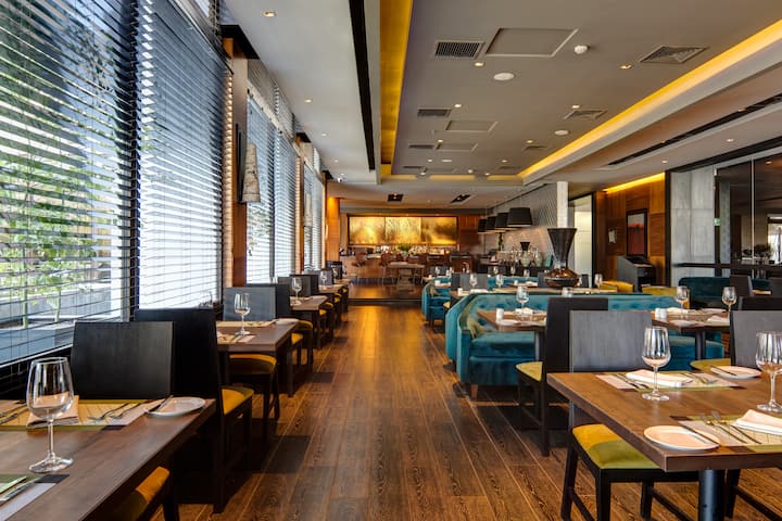 Wyndham Santiago Pettra restaurant in Santiago, Other than US/Canada